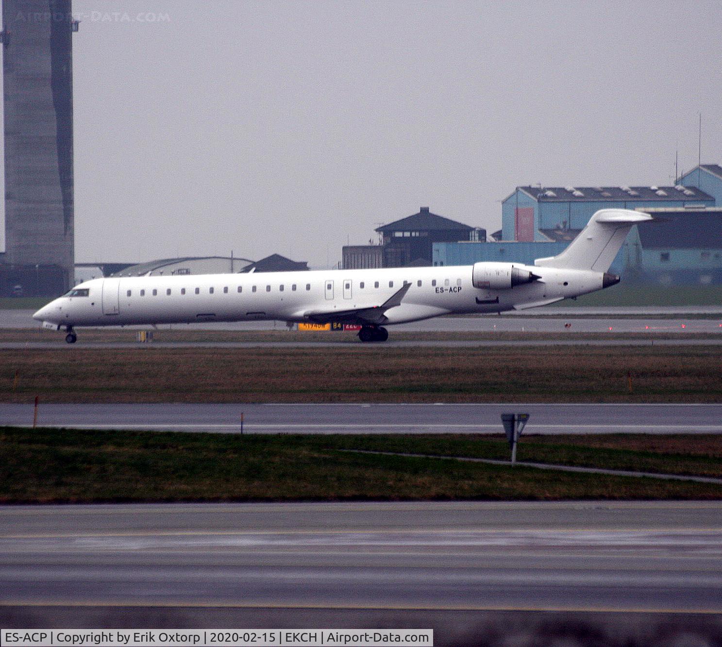 ES-ACP, 2009 Canadair CRJ-900ER (CL-600-2D24) C/N 15242, ES-ACP landed rw 22L