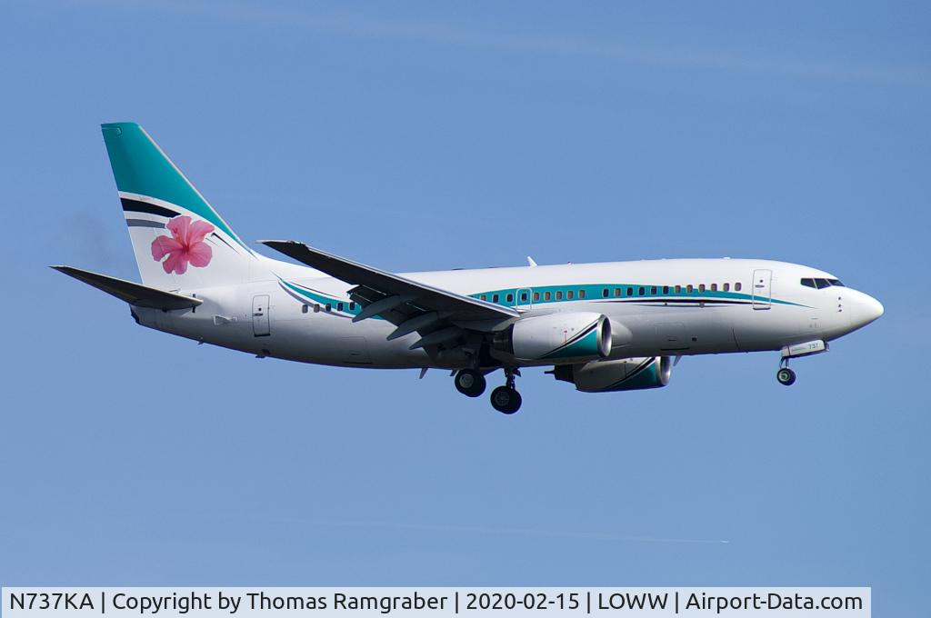 N737KA, 2001 Boeing 737-7BX C/N 30740, KaiserAir Boeing 737-700BBJ