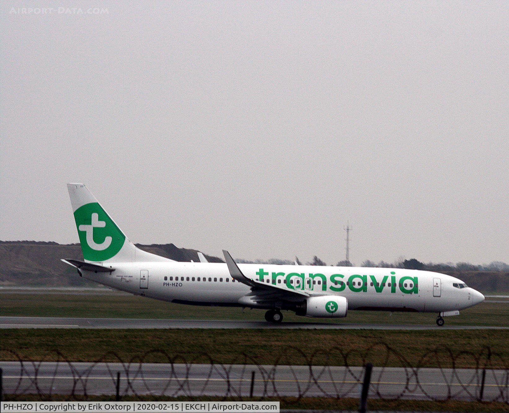 PH-HZO, 2007 Boeing 737-8K2 C/N 34169, PH-HZO taking off rw 22R