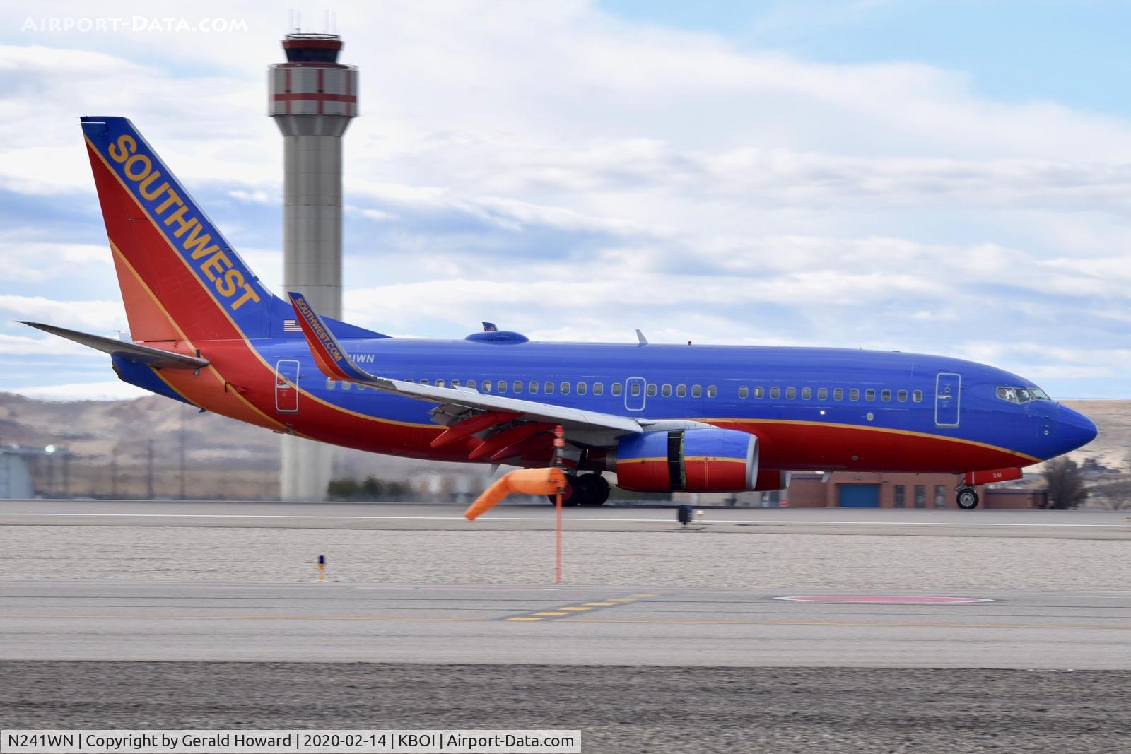 N241WN, 2006 Boeing 737-7H4 C/N 32504, Landing roll out on 28R.