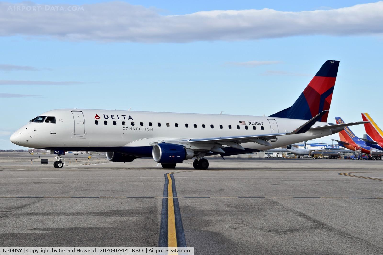 N300SY, 2019 Embraer ERJ-175LL (ERJ-170-200LL) C/N 17000837, Taxiing from the gate.