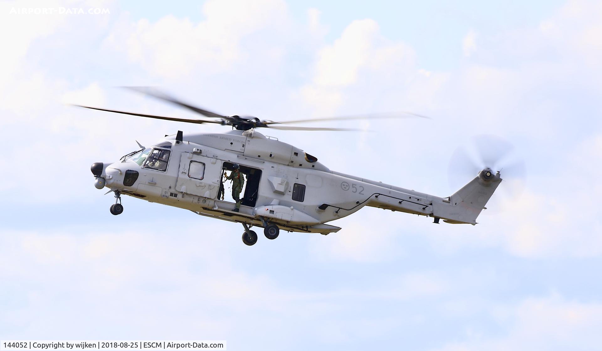 144052, NHI Hkp14D (NH-90 TTT/IM) C/N 1080, Airshow