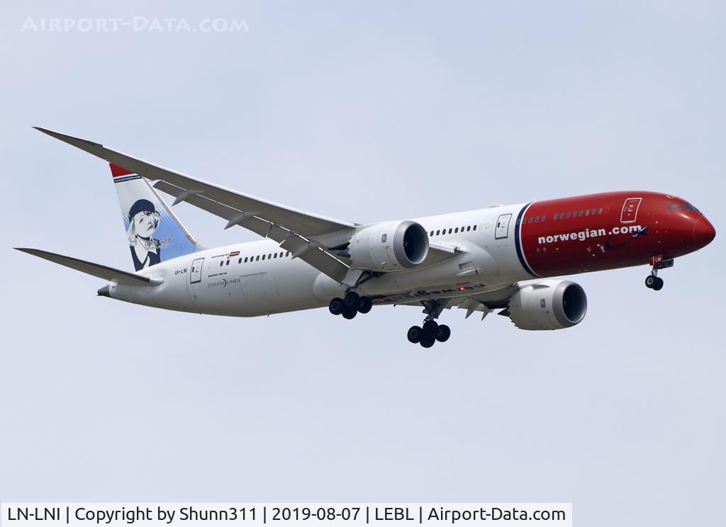 LN-LNI, 2016 Boeing 787-9 Dreamliner C/N 37307, Landing rwy 07L