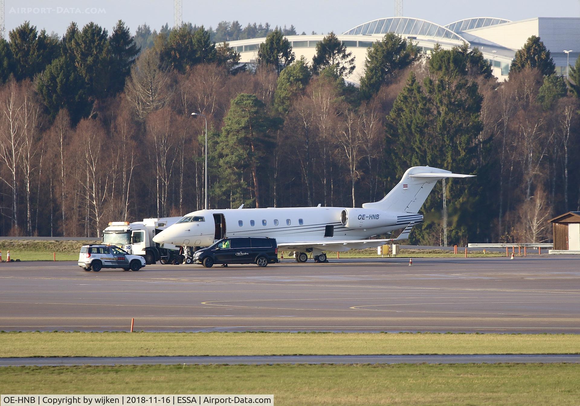 OE-HNB, 2005 Bombardier Challenger 300 (BD-100-1A10) C/N 20071, Ramp M