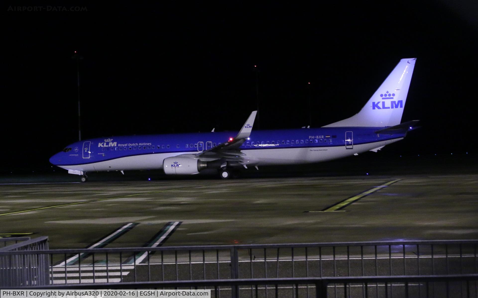 PH-BXR, 2001 Boeing 737-9K2 C/N 29601, Departing after repaint into the current livery