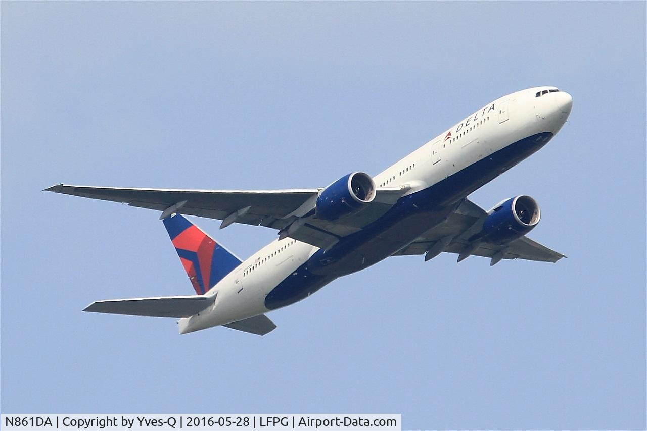 N861DA, 1999 Boeing 777-232 C/N 29952, Boeing 777-232, Take off rwy 06R, Roissy Charles De Gaulle airport (LFPG-CDG)