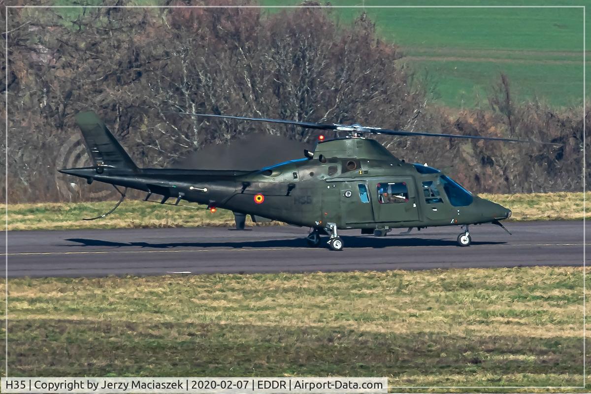 H35, 1993 Agusta A-109BA C/N 0335, Agusta A-109BA