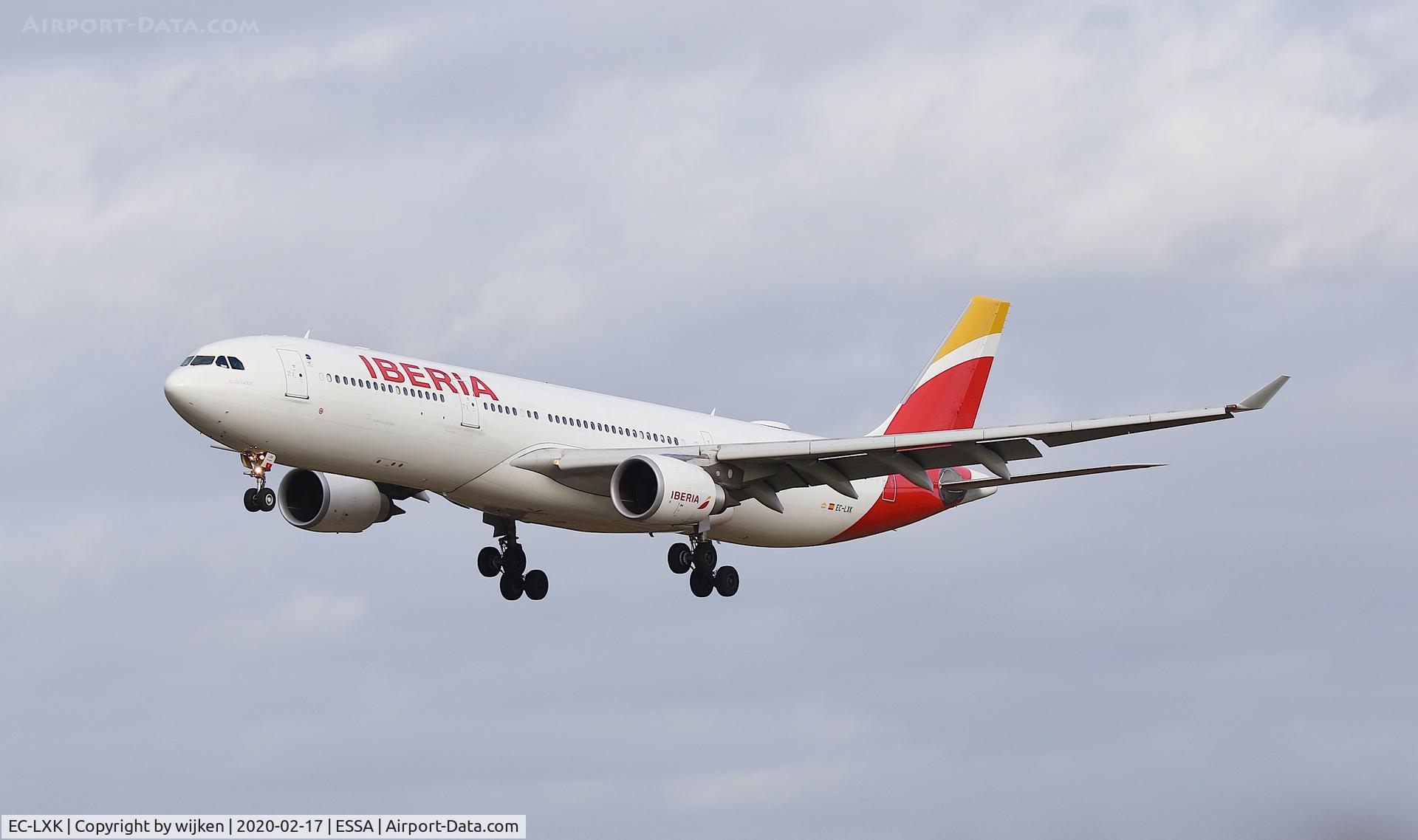 EC-LXK, 2013 Airbus A330-302 C/N 1426, RWY 26