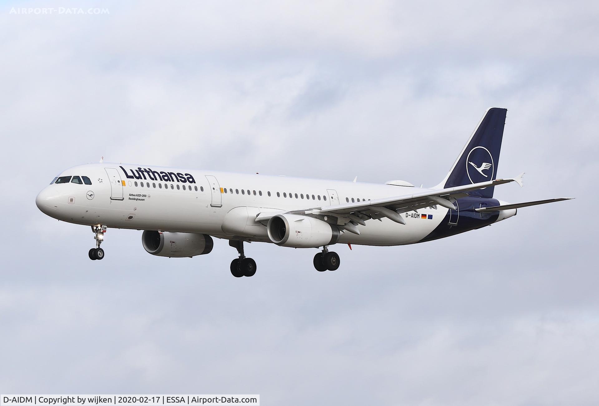 D-AIDM, 2011 Airbus A321-231 C/N 4916, RWY 26