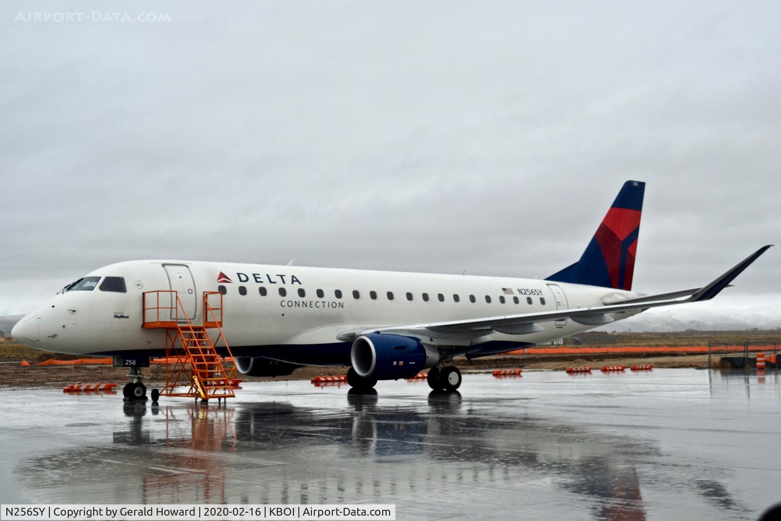 N256SY, 2017 Embraer 175LR (ERJ-170-200LR) C/N 17000647, Parked on the Skywest maintenance ramp.