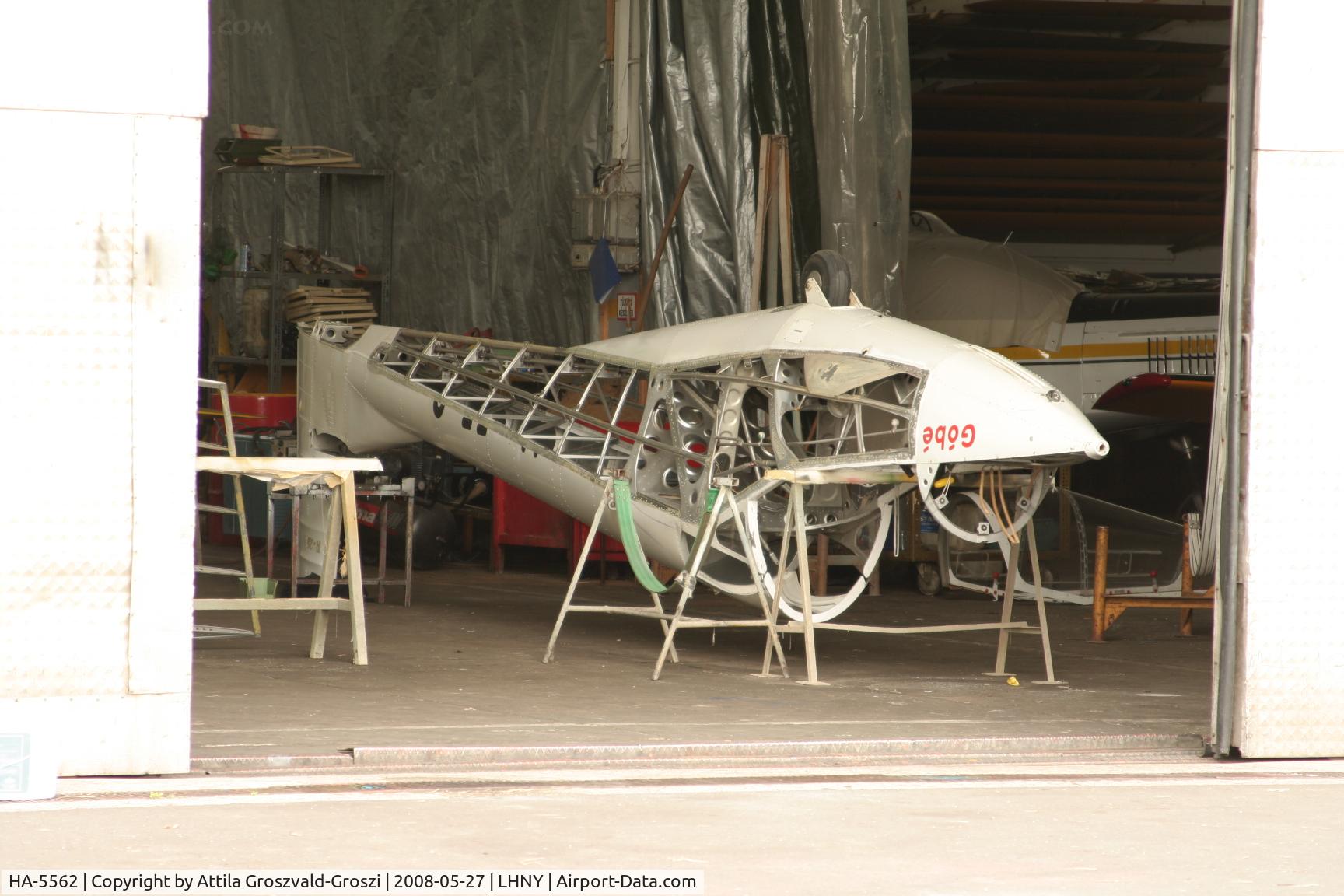 HA-5562, 1989 Rubik R-26SU Góbé 82 C/N AA800072, LHNY - Nyíregyháza Airport, Hungary