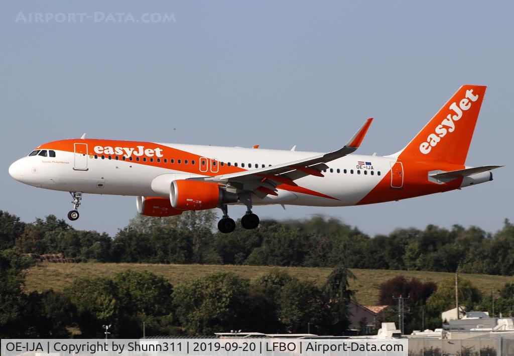 OE-IJA, 2017 Airbus A320-214 C/N 7660, Landing rwy 14R... Additional 'Tendaï Mutambirwa' nicname...