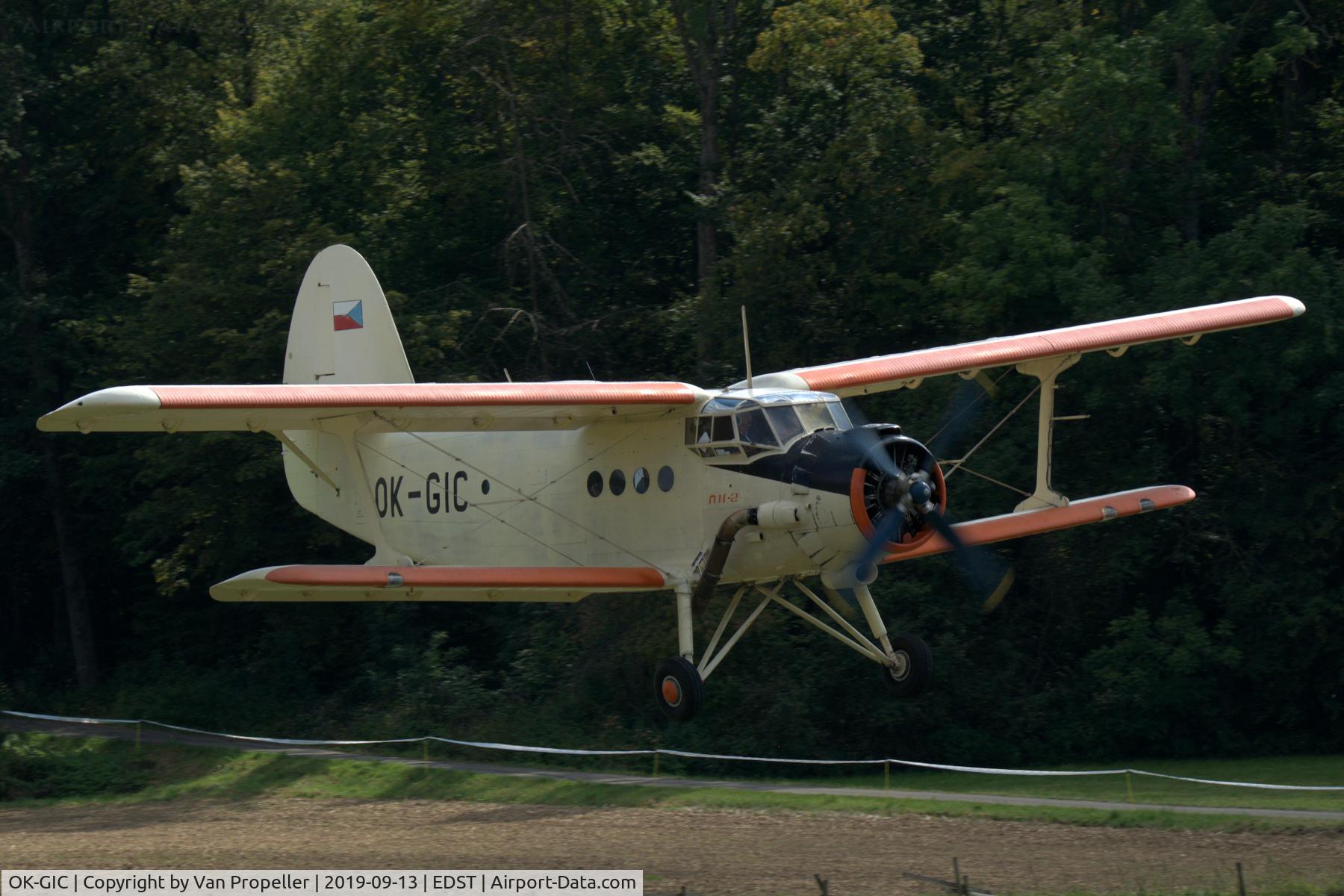 OK-GIC, 1976 Antonov (PZL-Mielec) AN-2T C/N 1G168-03, Antonov (PZL-Mielec) An-2TD landing at Hahnweide airfield, Germany. OTT 2019