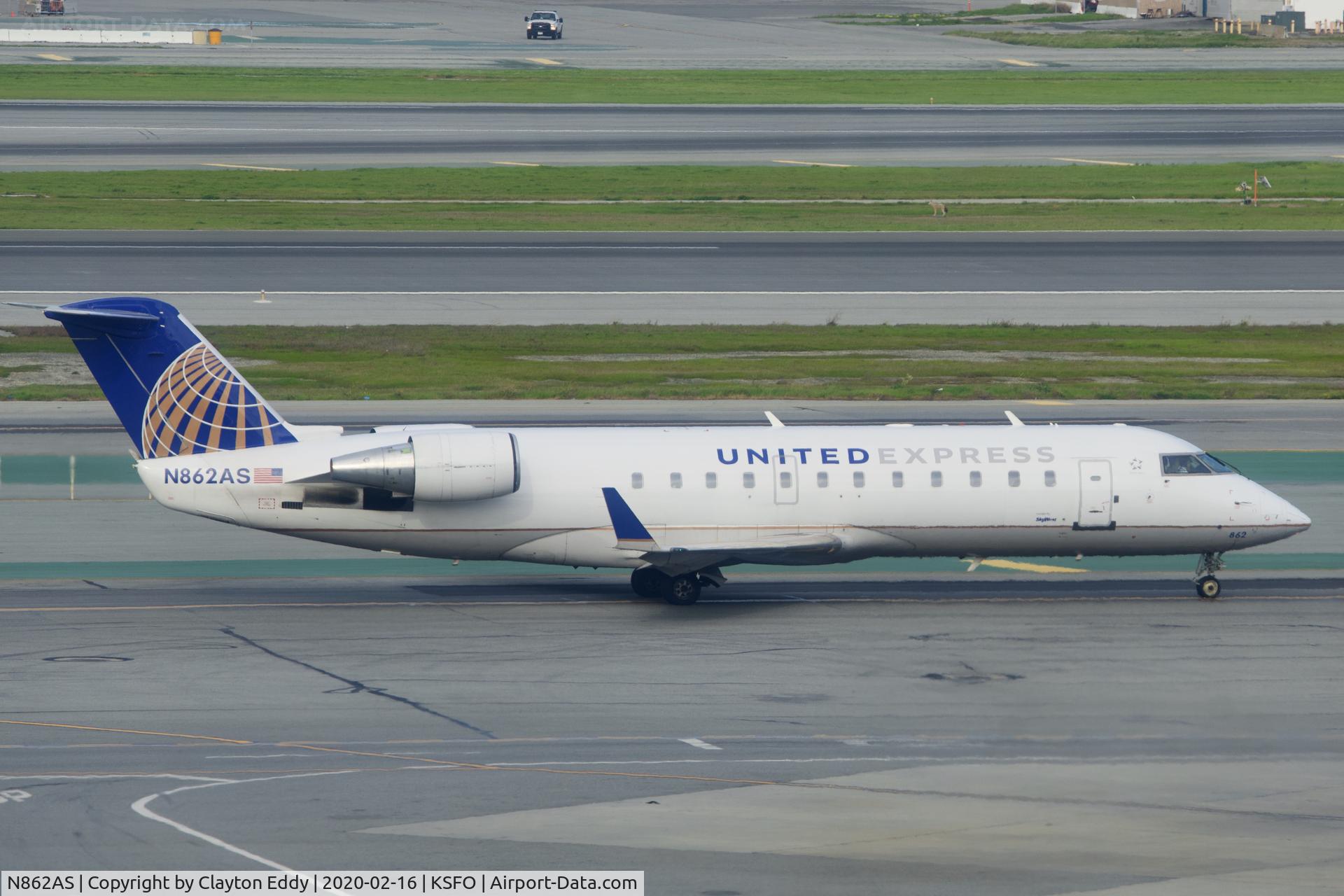 N862AS, 2001 Bombardier CRJ-200ER (CL-600-2B19) C/N 7476, Picture taken from new observation deck terminal 2. SFO. 2020.