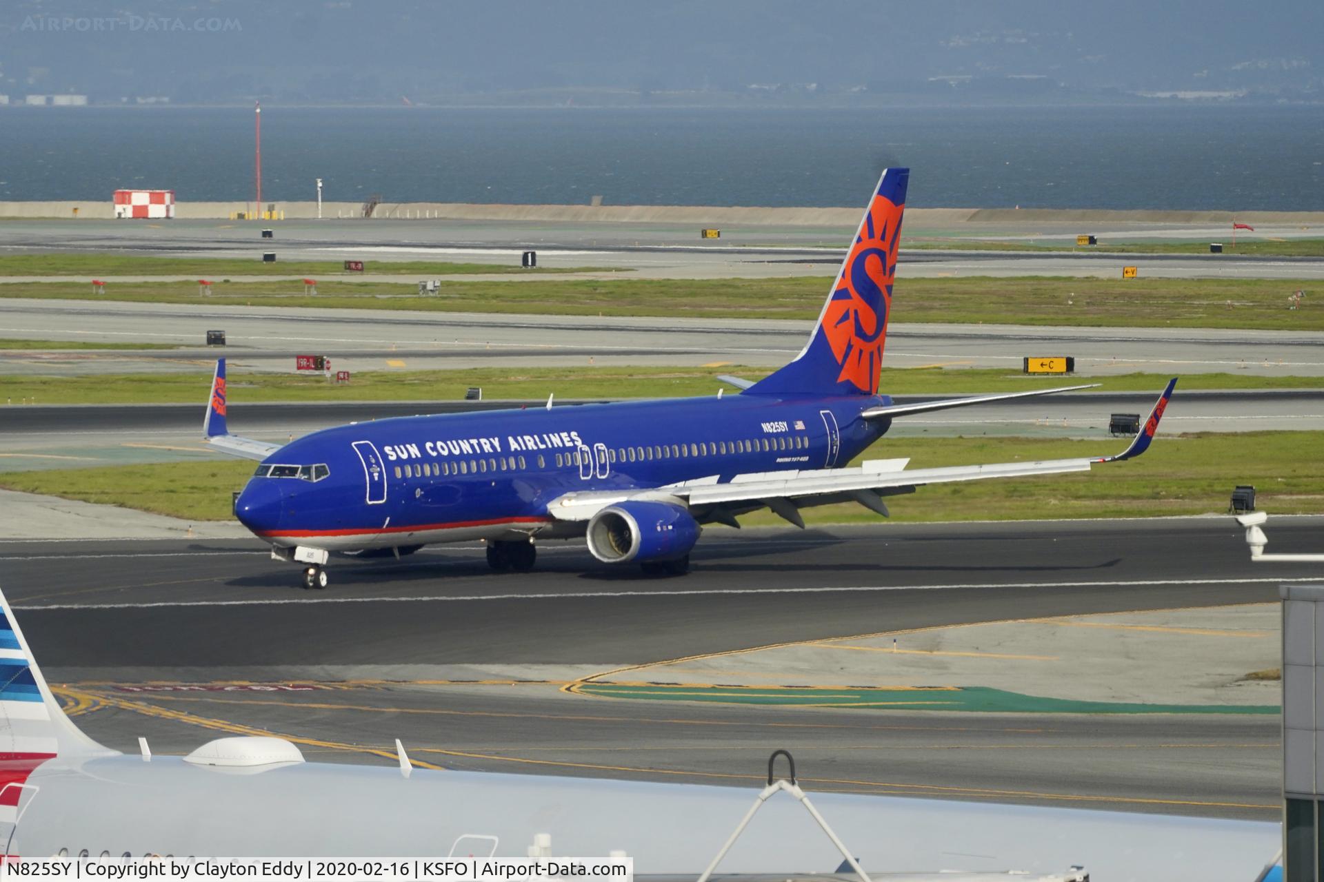 N825SY, 2006 Boeing 737-8F2 C/N 34410, Sky Terrace SFO 2020.
