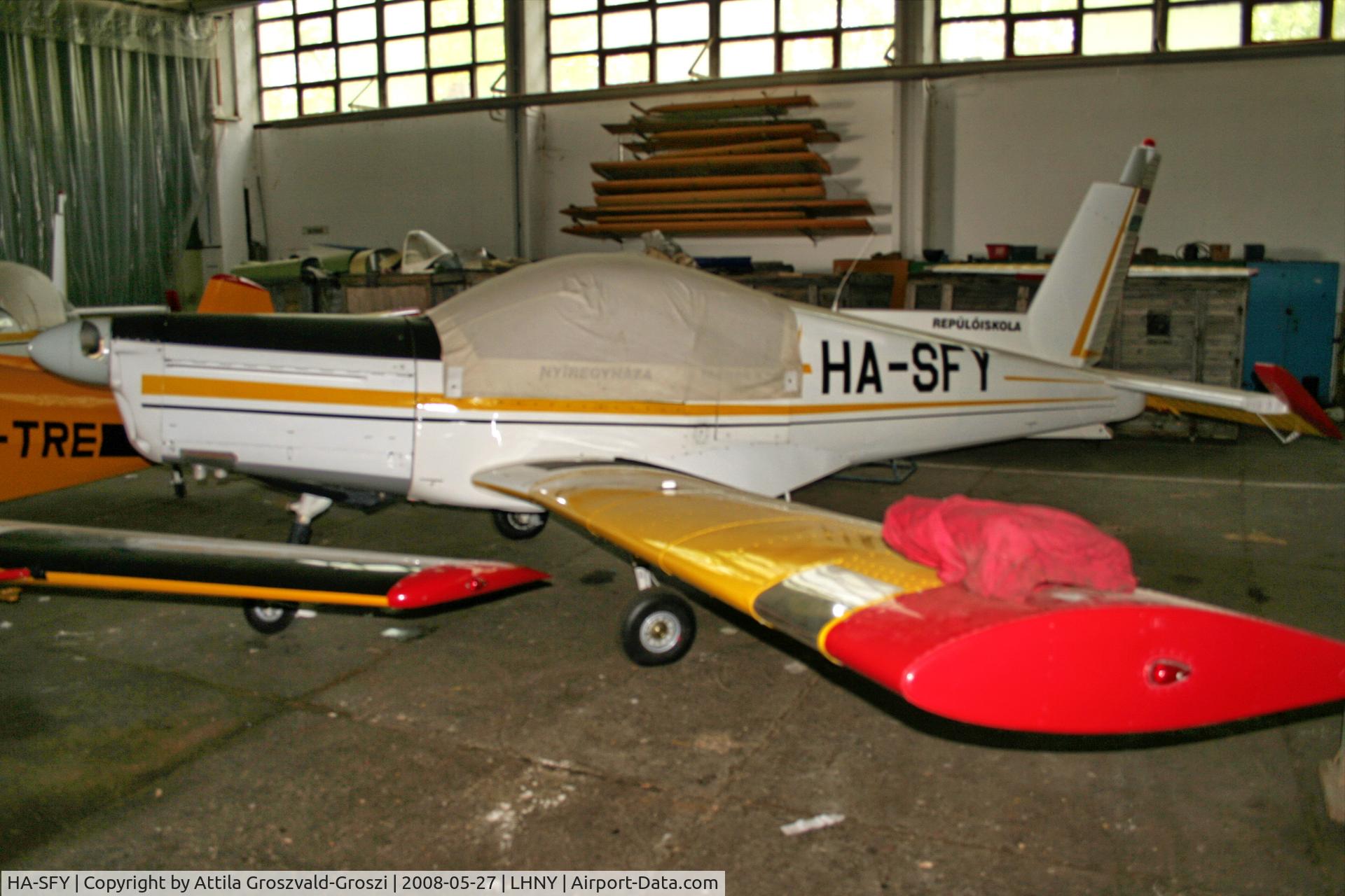 HA-SFY, 1981 Zlin Z-142 C/N 0255, LHNY - Nyíregyháza Airport, Hungary