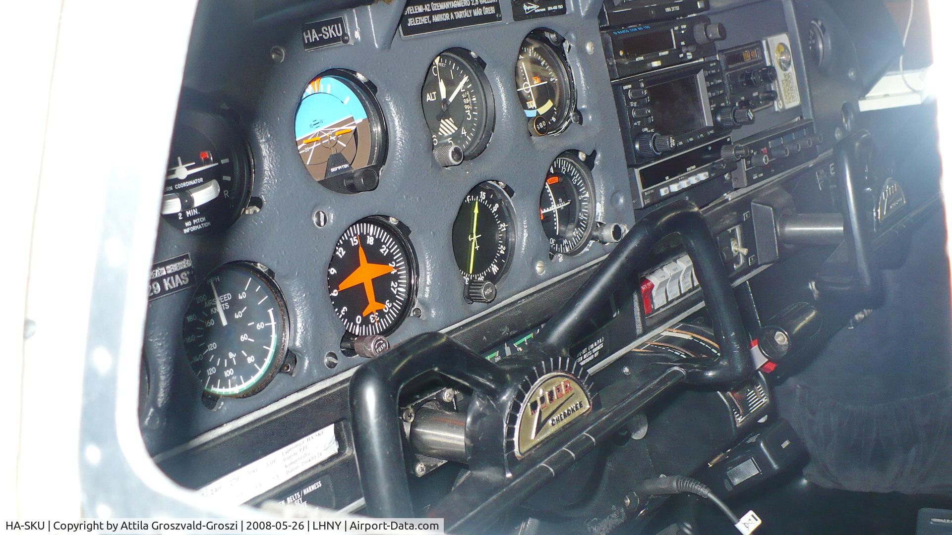 HA-SKU, Piper PA-28-140 Cherokee Cruiser E C/N 28-7225304, LHNY - Nyíregyháza Airport, Hungary