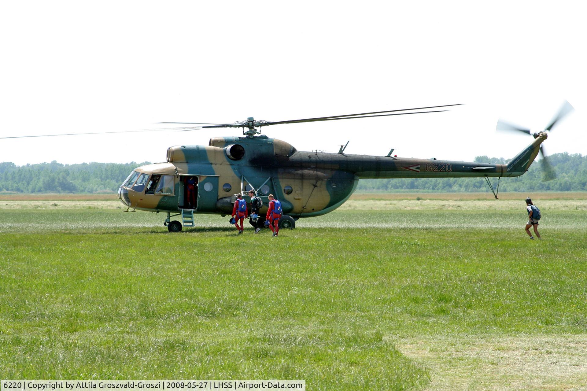 6220, 1980 Mil Mi-8T Hip C/N 226220, LHSS - Szolnok-Szandaszölös Airport, Hungary