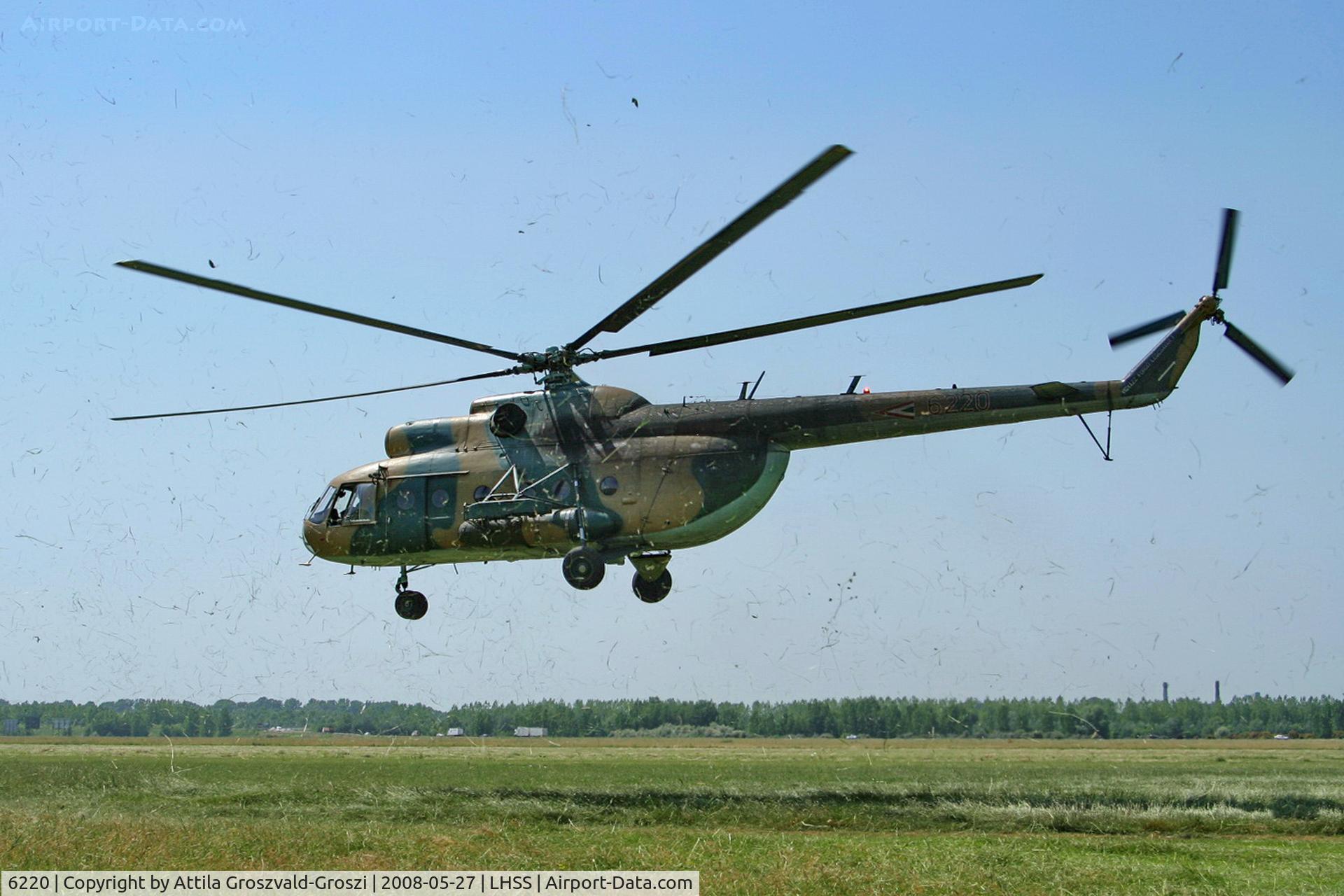 6220, 1980 Mil Mi-8T Hip C/N 226220, LHSS - Szolnok-Szandaszölös Airport, Hungary