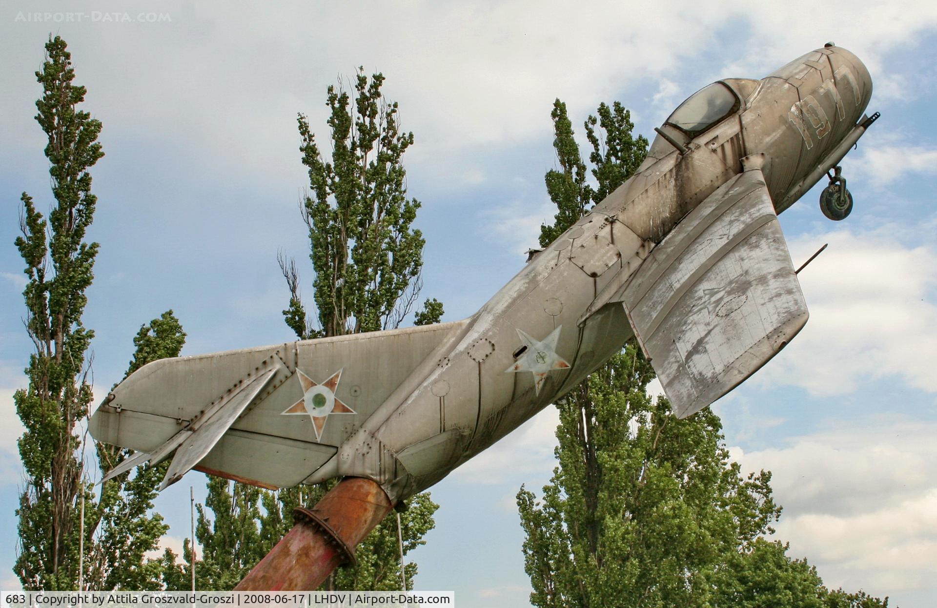 683, 1962 Mikoyan-Gurevich MiG-15 bis C/N 2683, LHDV - Dunaujváros, Baracs-Kisapostag Airport, Hungary