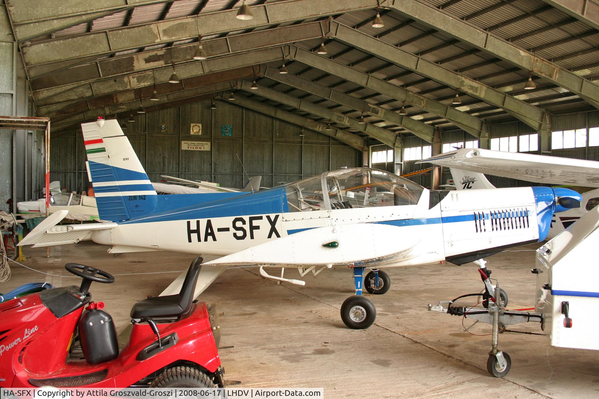 HA-SFX, 1981 Zlin Z-142 C/N 0243, LHDV - Dunaujváros, Baracs-Kisapostag Airport, Hungary
