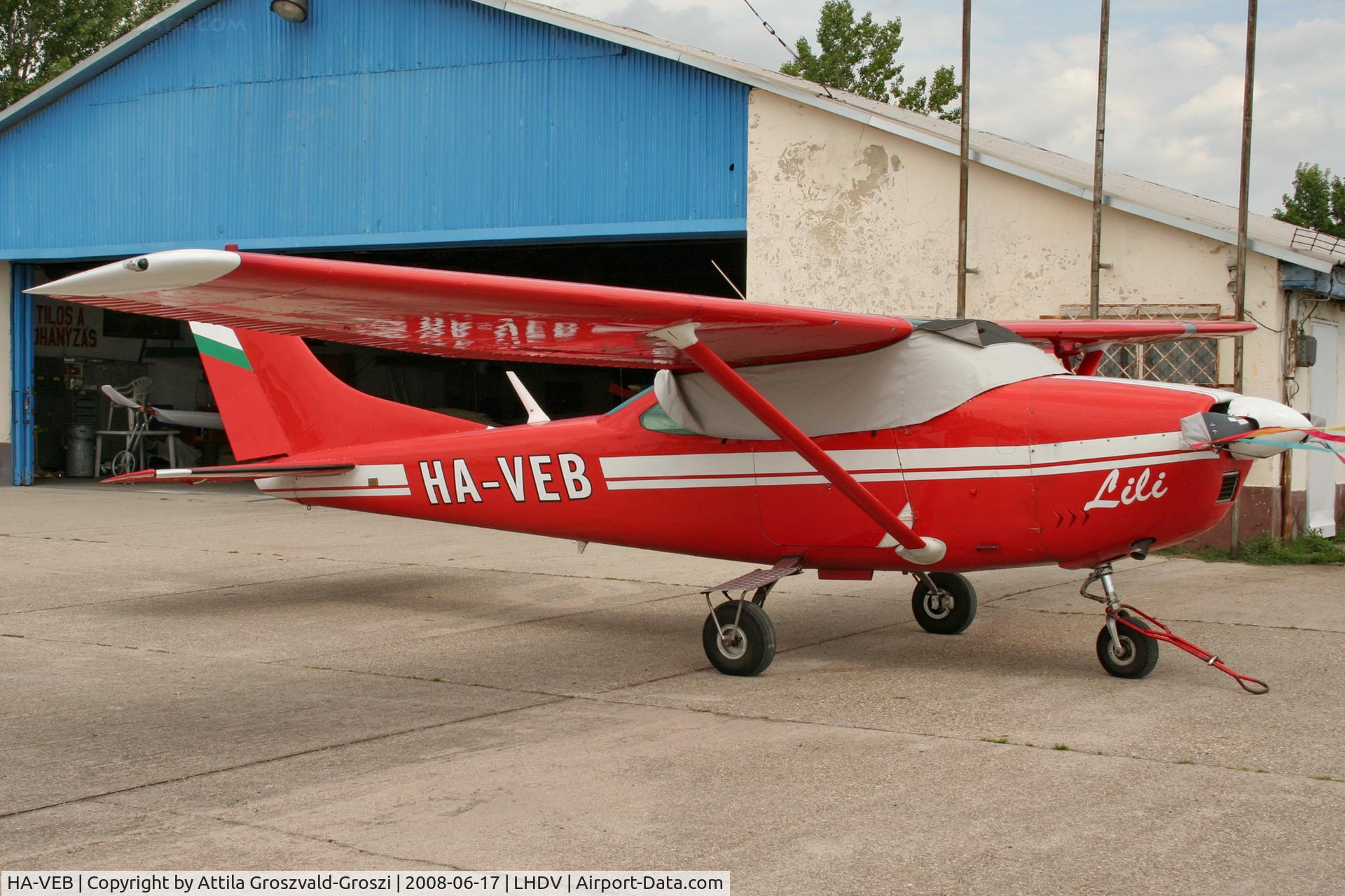 HA-VEB, Cessna 182G Skylane C/N 18255832, LHDV - Dunaujváros, Baracs-Kisapostag Airport, Hungary