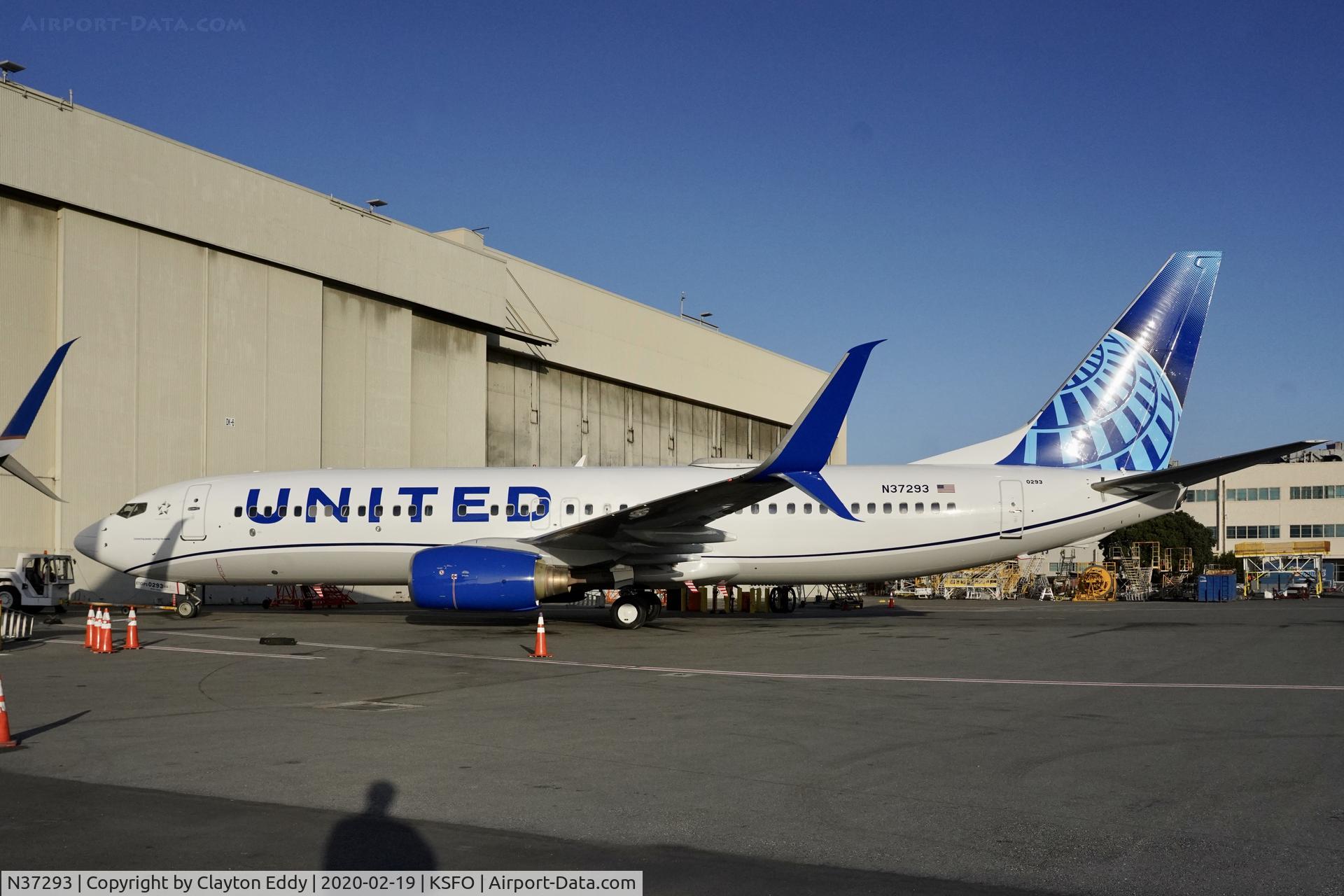 N37293, 2005 Boeing 737-824 C/N 33453, SFO 2020.
