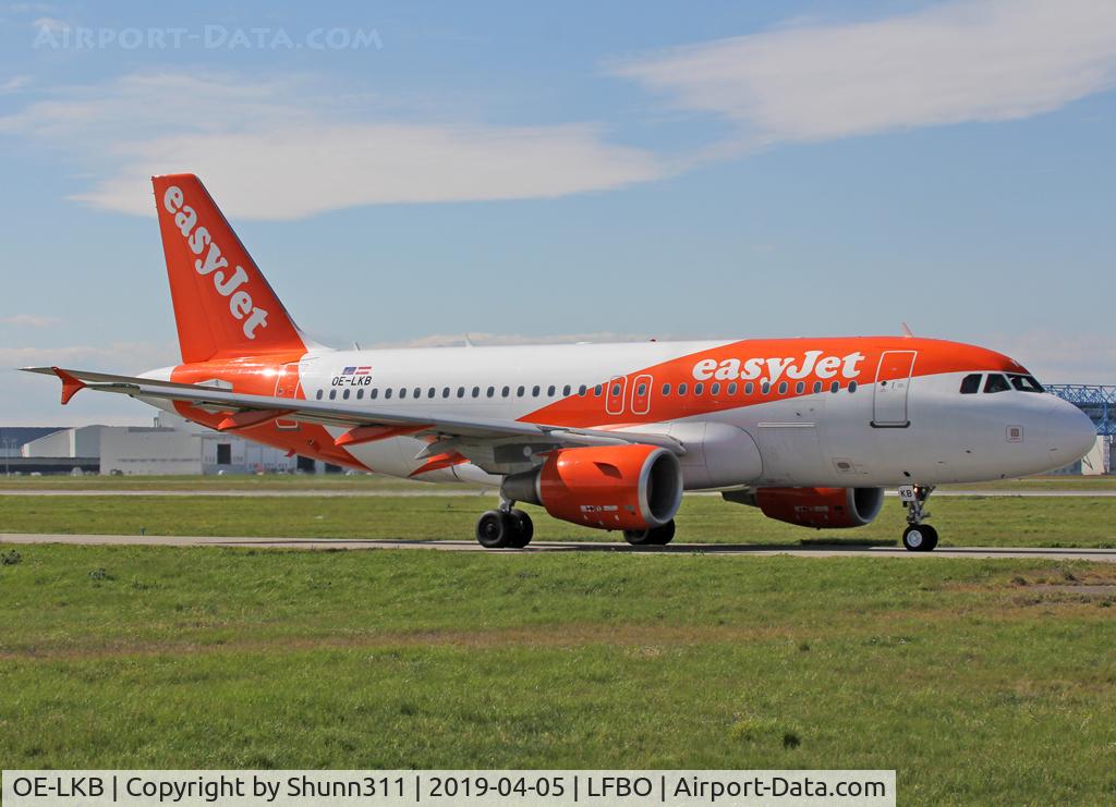 OE-LKB, 2011 Airbus A319-111 C/N 4837, TAxiing holding point rwy 14L for departure...