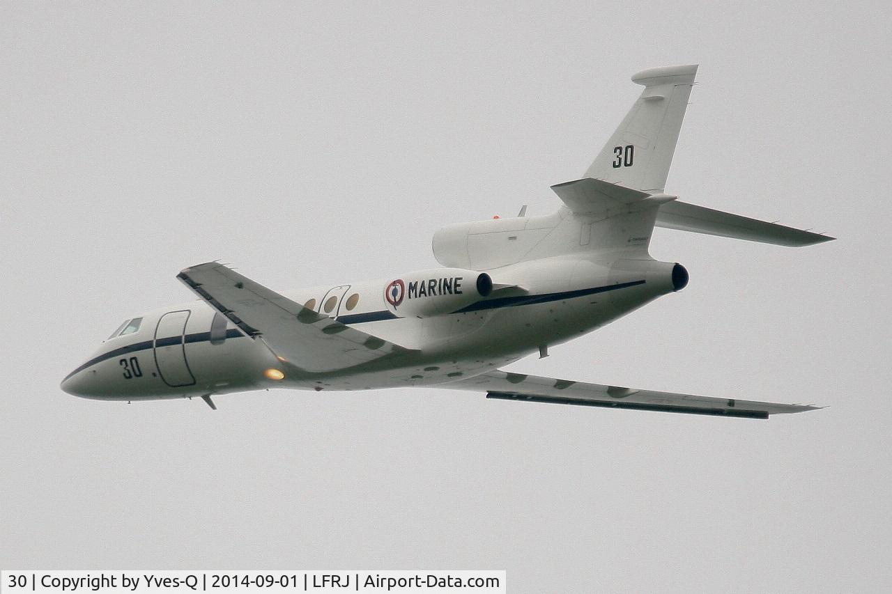 30, Dassault Falcon 50 Surmar C/N 30, Dassault Falcon 50 Surmar, Take off rwy 26, Landivisiau Naval Air Base (LFRJ)