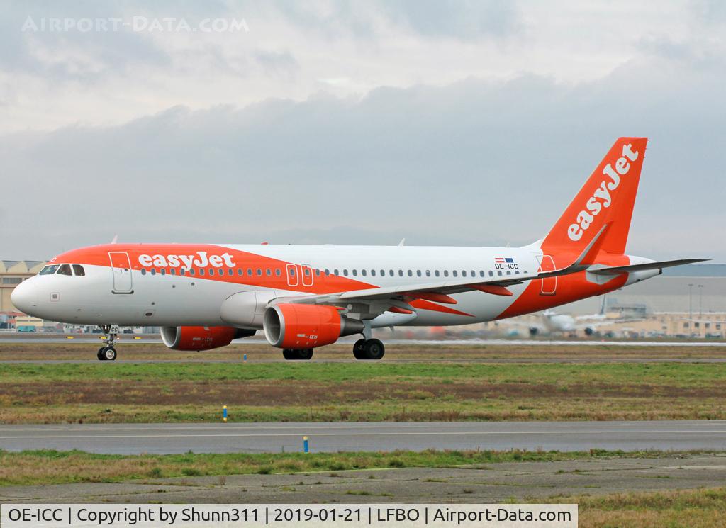 OE-ICC, 2015 Airbus A320-214 C/N 6680, Taxiing holding point rwy 32R for departure...