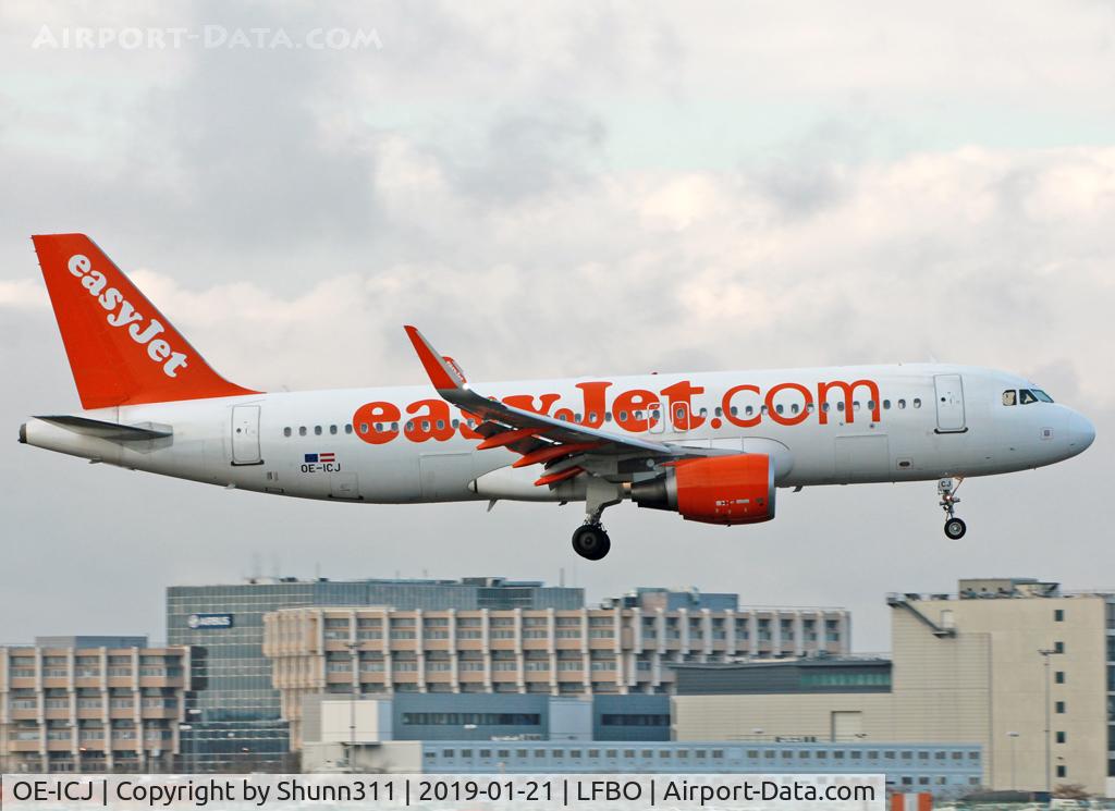 OE-ICJ, 2014 Airbus A320-214 C/N 6047, Landing rwy 32R