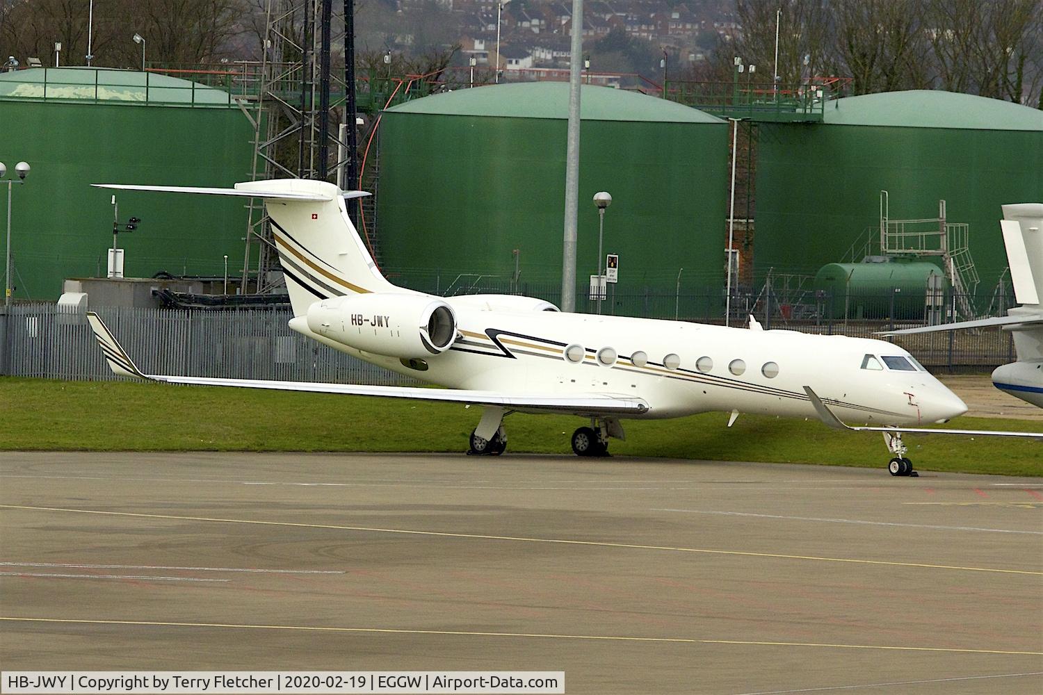 HB-JWY, 2008 Gulfstream Aerospace GV-SP (G550) C/N 5225, At Luton
