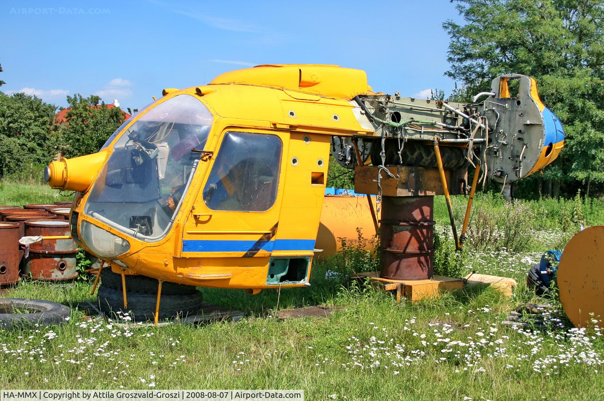 HA-MMX, 1974 Kamov Ka-26 Hoodlum C/N 7404302, Ikervár agricultural airport and take-off field