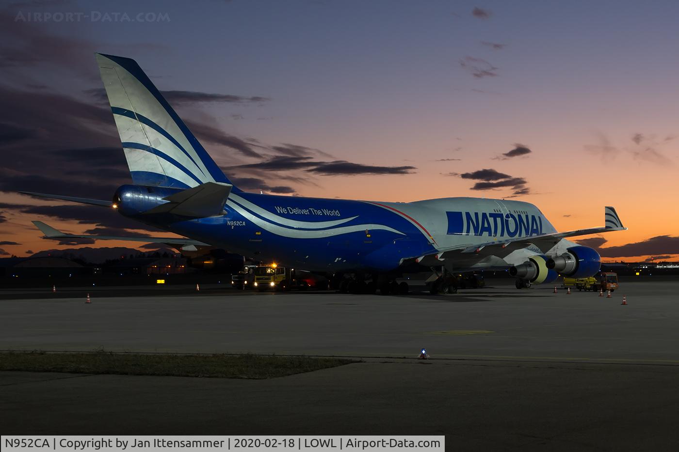 N952CA, 1991 Boeing 747-428M(BCF) C/N 25238, LNZLOWL