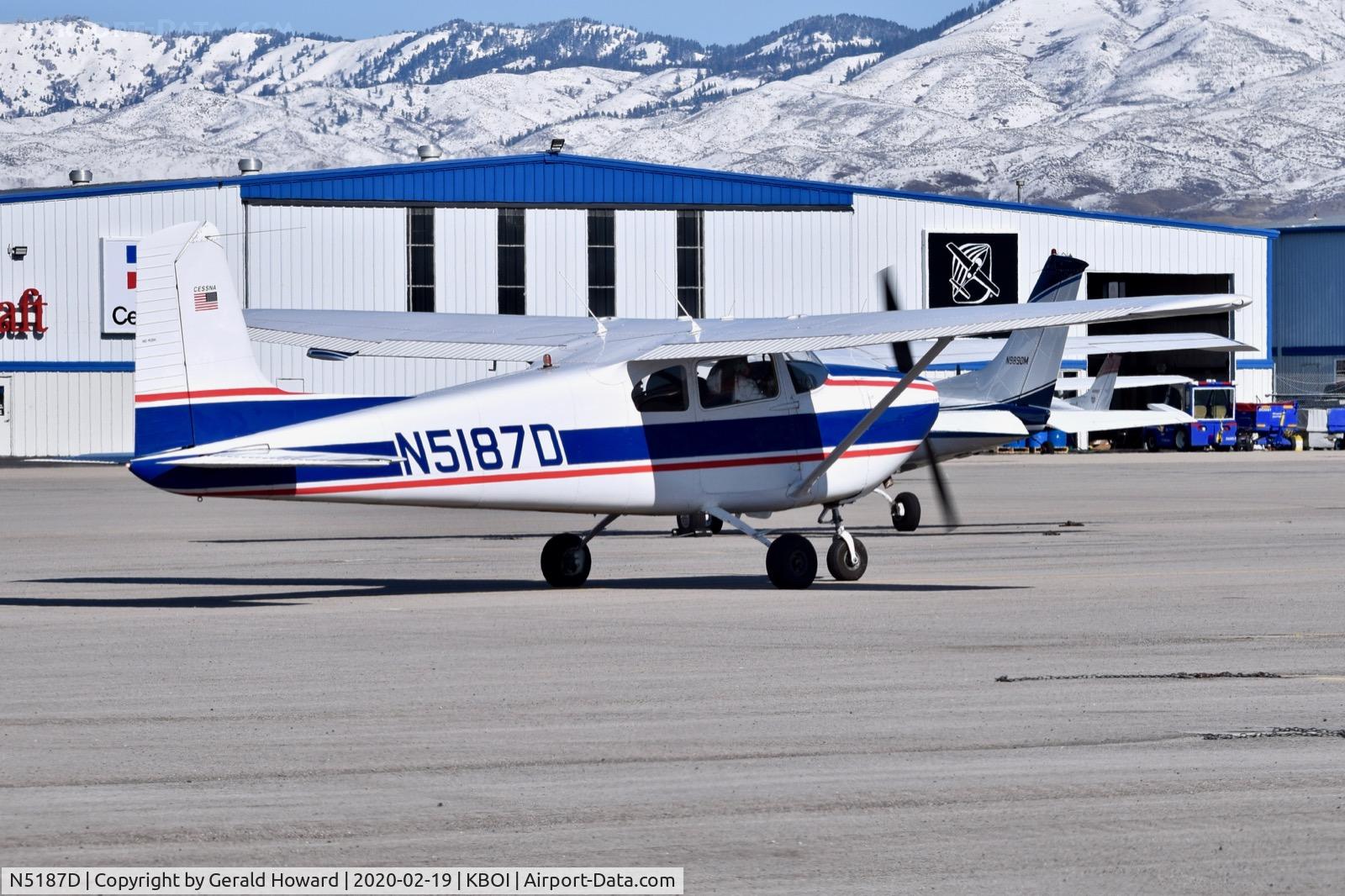 N5187D, 1958 Cessna 182A Skylane C/N 51287, Parking on the north GA ramp.