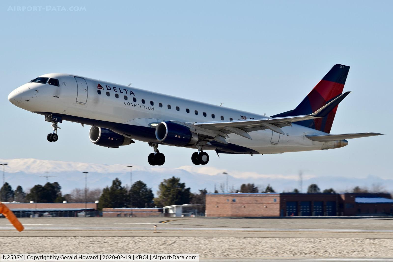 N253SY, 2016 Embraer 175LR (ERJ-170-200LR) C/N 17000620, Take off from 10L.