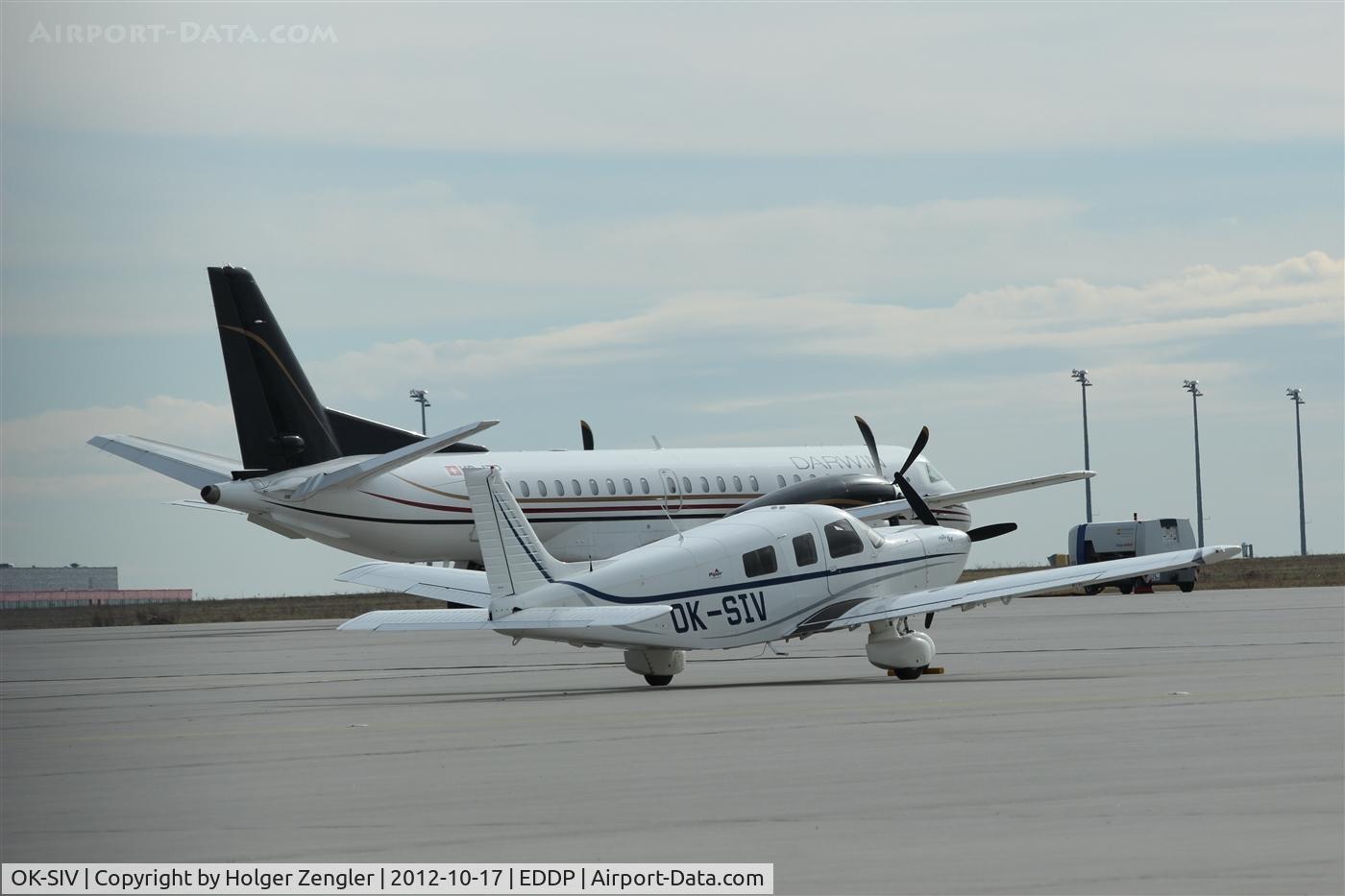 OK-SIV, 2004 Piper PA-32-301FT 6X Saratoga Saratoga C/N 3232027, Visitors on apron 1 east...