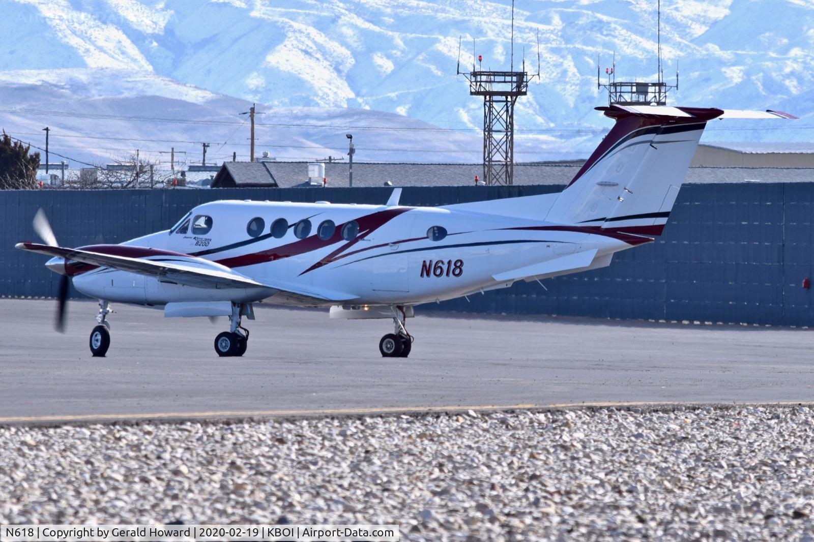 N618, 1990 Beech B200 King Air C/N BB-1378, On the NIFC ramp.