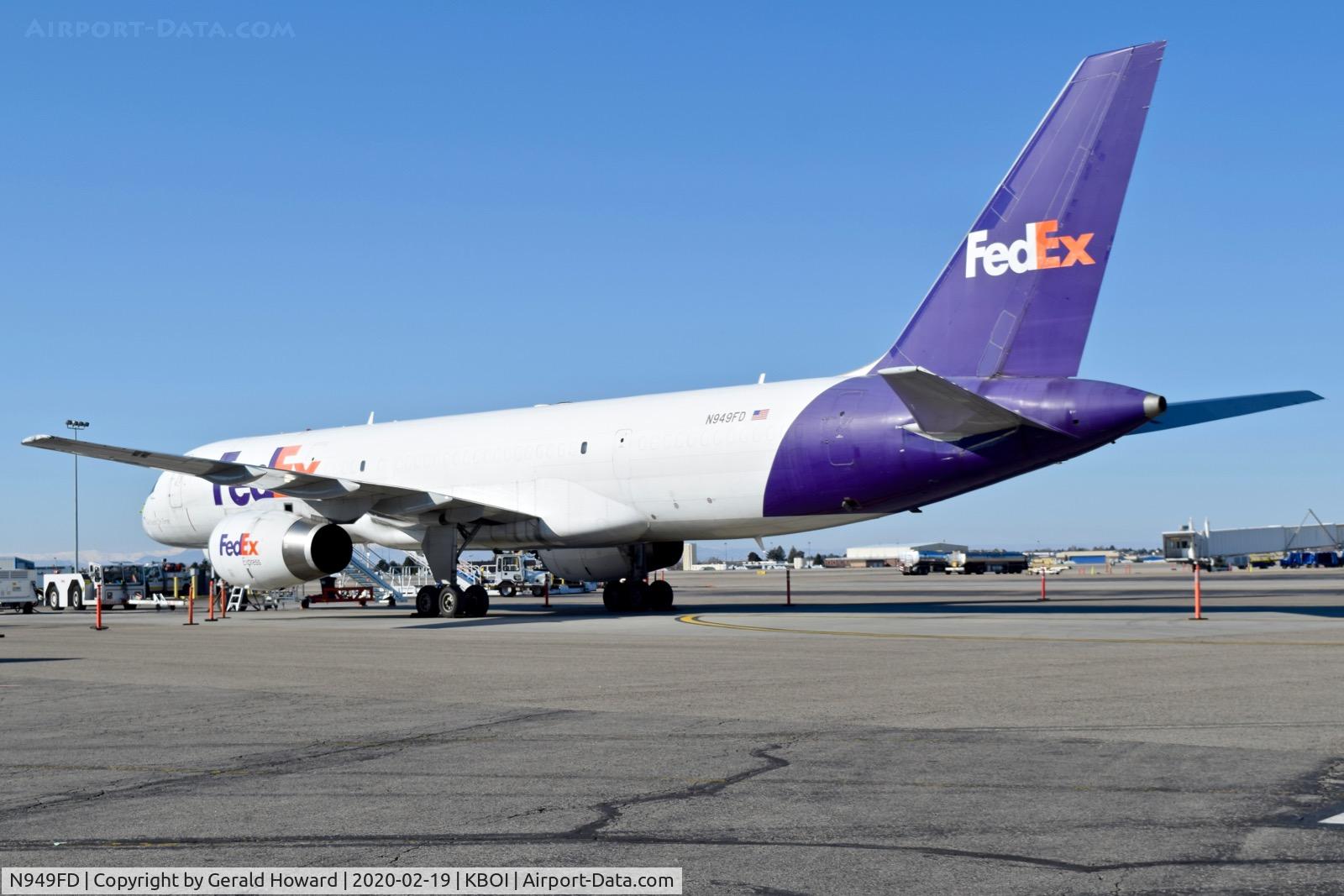 N949FD, 1991 Boeing 757-236 C/N 25060, Parked on the Fed Ex ramp.