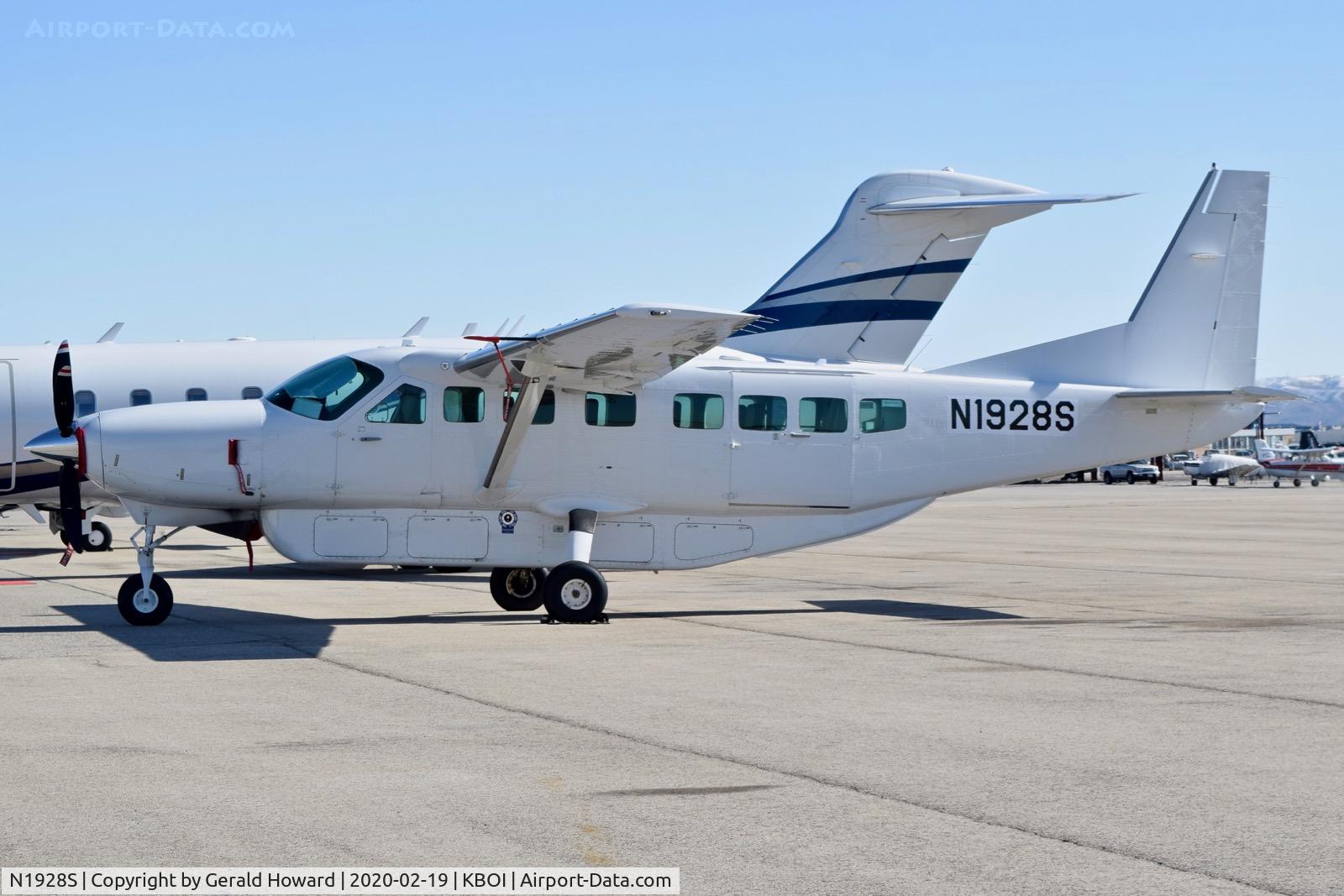 N1928S, 2019 Cessna 208B Grand Caravan EX C/N 208B-5558, Parked on the north GA ramp.