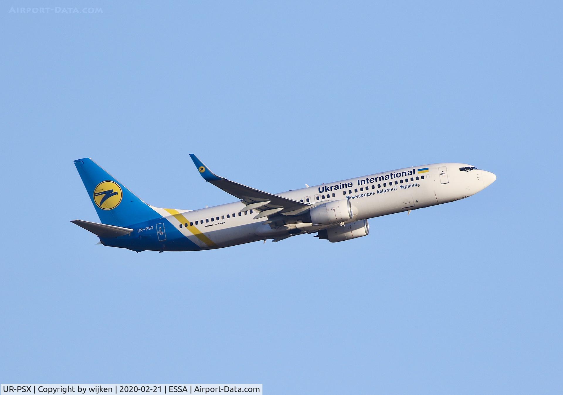 UR-PSX, 2006 Boeing 737-8EH C/N 34280, RWY 19R