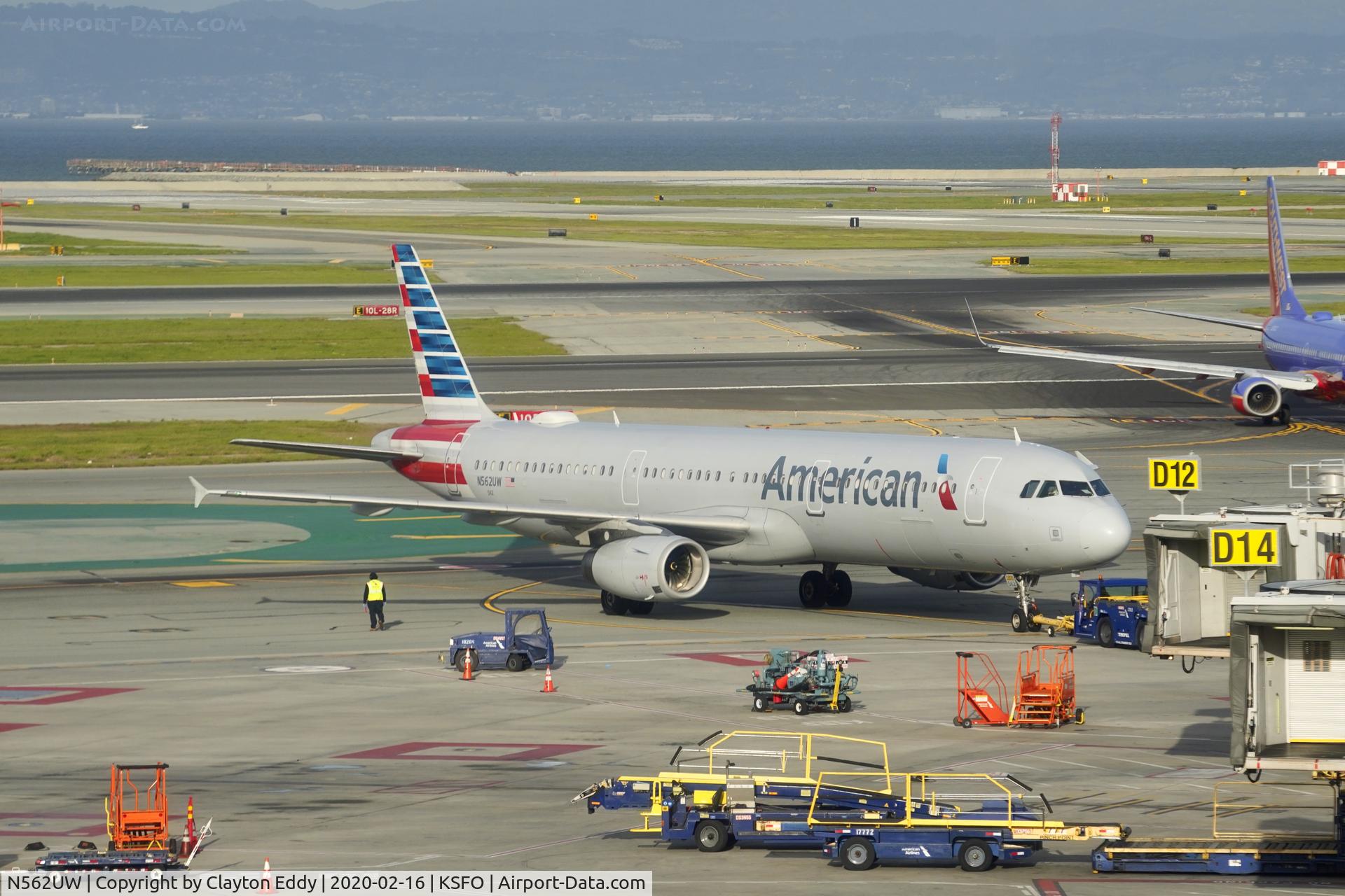 N562UW, 2012 Airbus A321-231 C/N 5332, Sky Terrace SFO 2020.