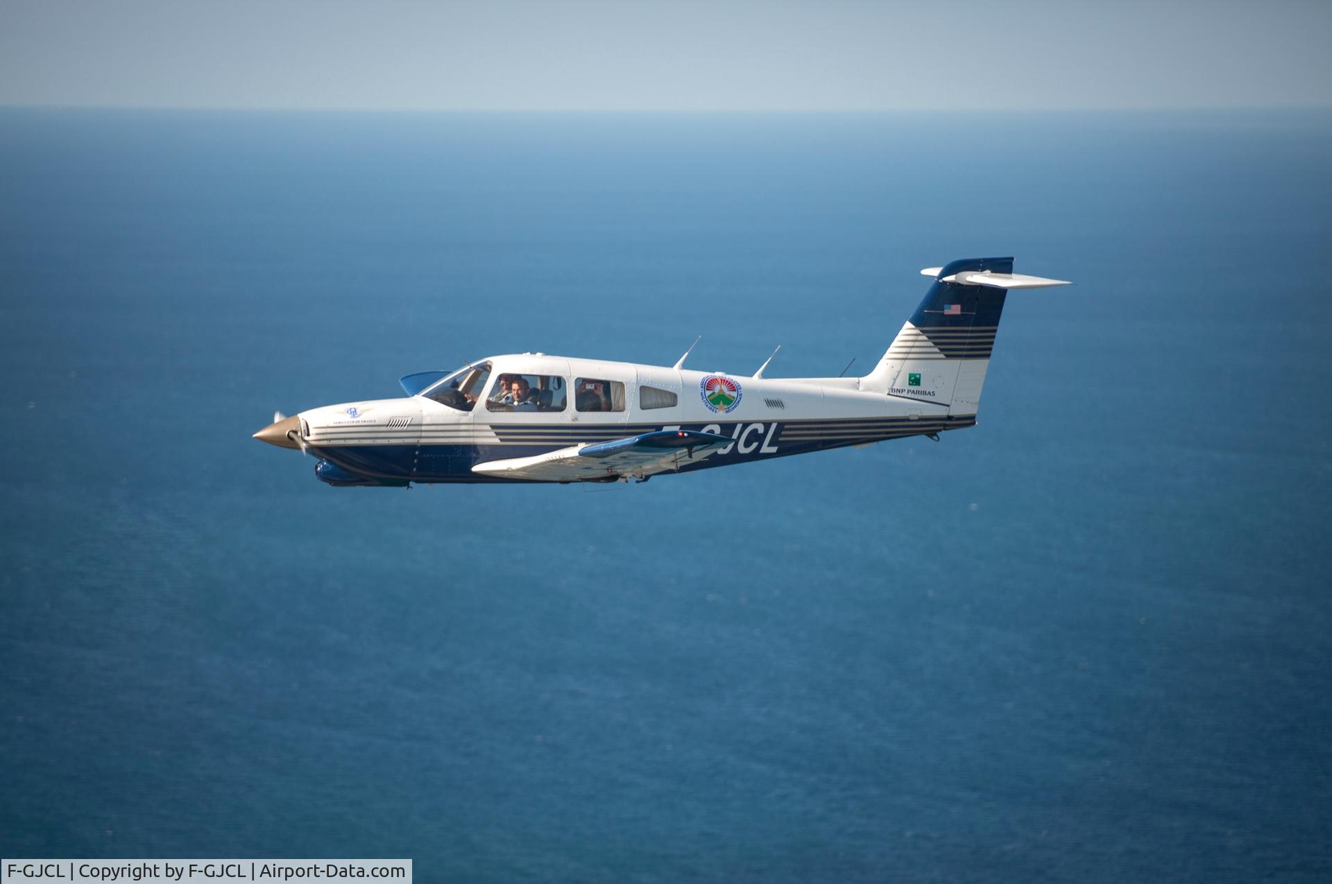 F-GJCL, Piper PA-28RT-201T Arrow IV C/N 28R-8131004, Piper PA-28RT-201T