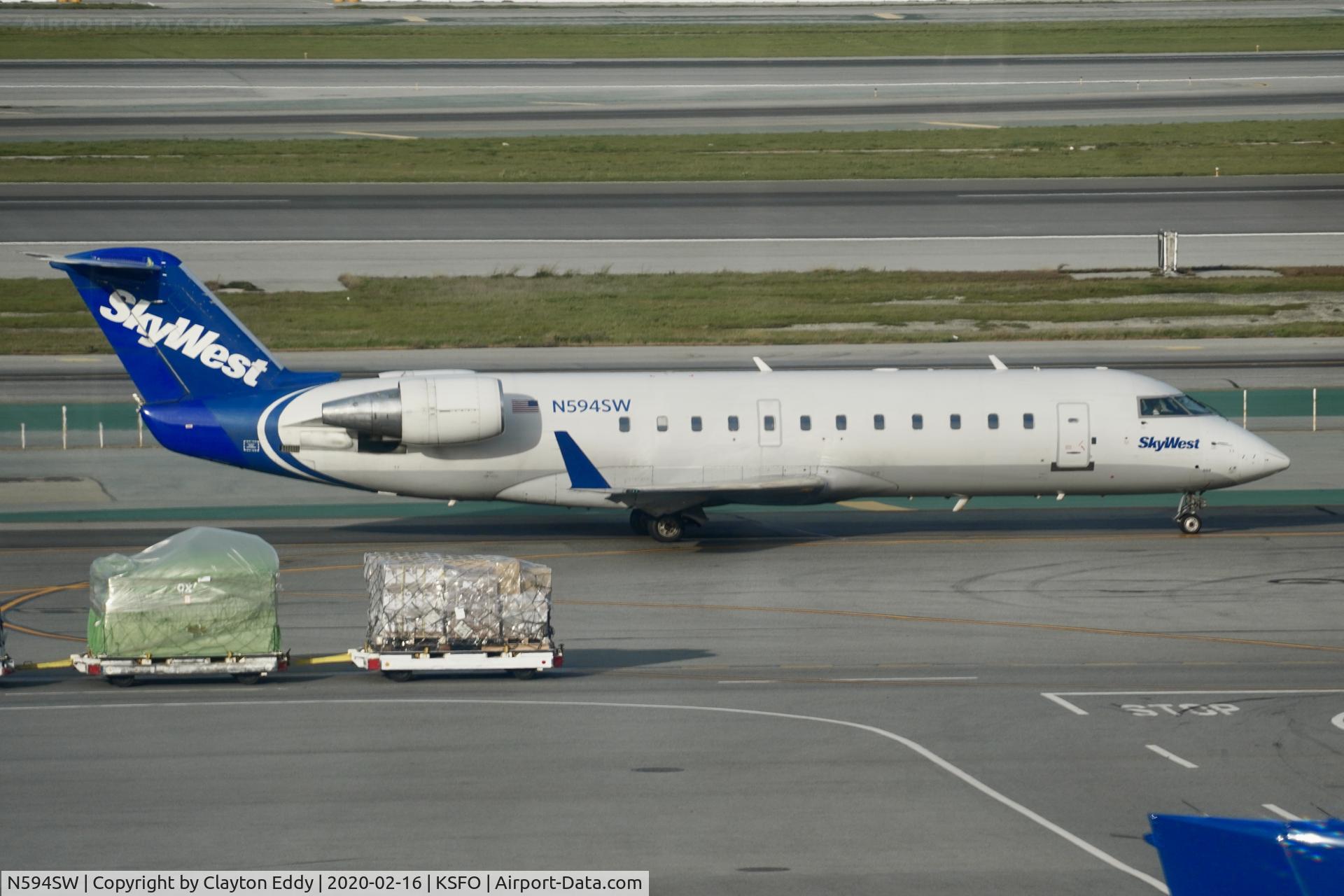 N594SW, 1999 Bombardier CRJ-100ER (CL-600-2B19) C/N 7285, Sky Terrace SFO 2020.