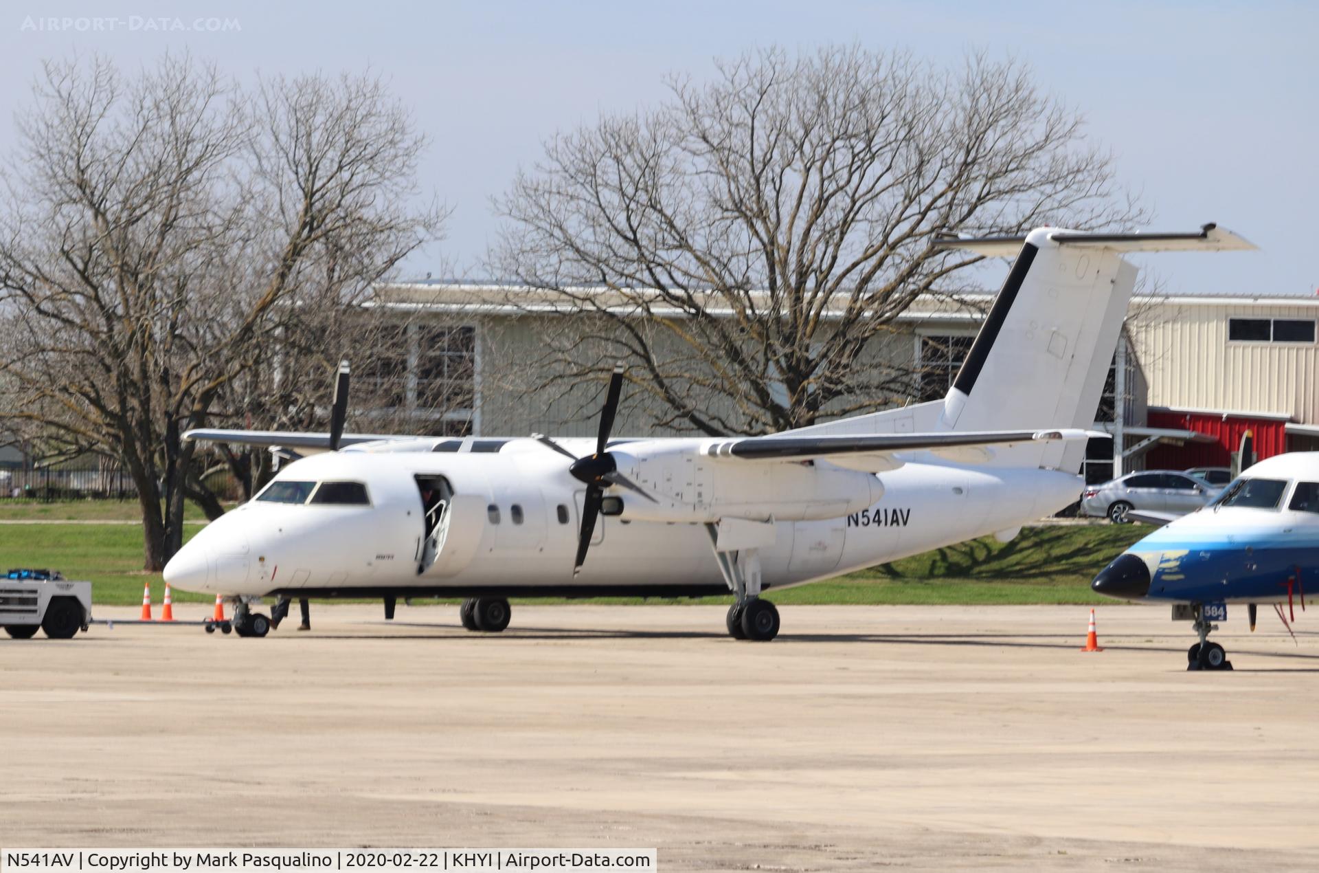 N541AV, 2000 Bombardier DHC-8-201 Dash 8 C/N 541, DHC-8-201