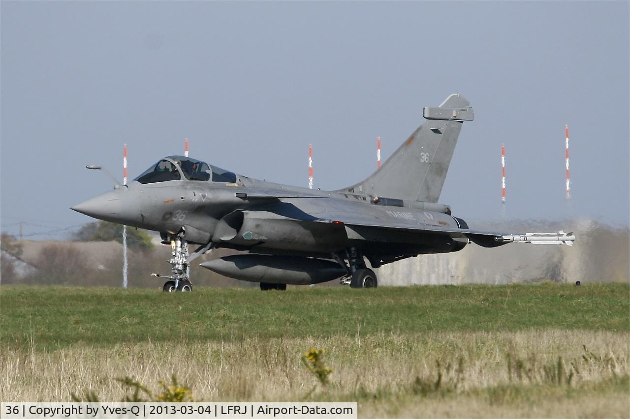 36, Dassault Rafale M C/N 36, Dassault Rafale M, Taxiing to holding point rwy 08, Landivisiau Naval Air Base (LFRJ)