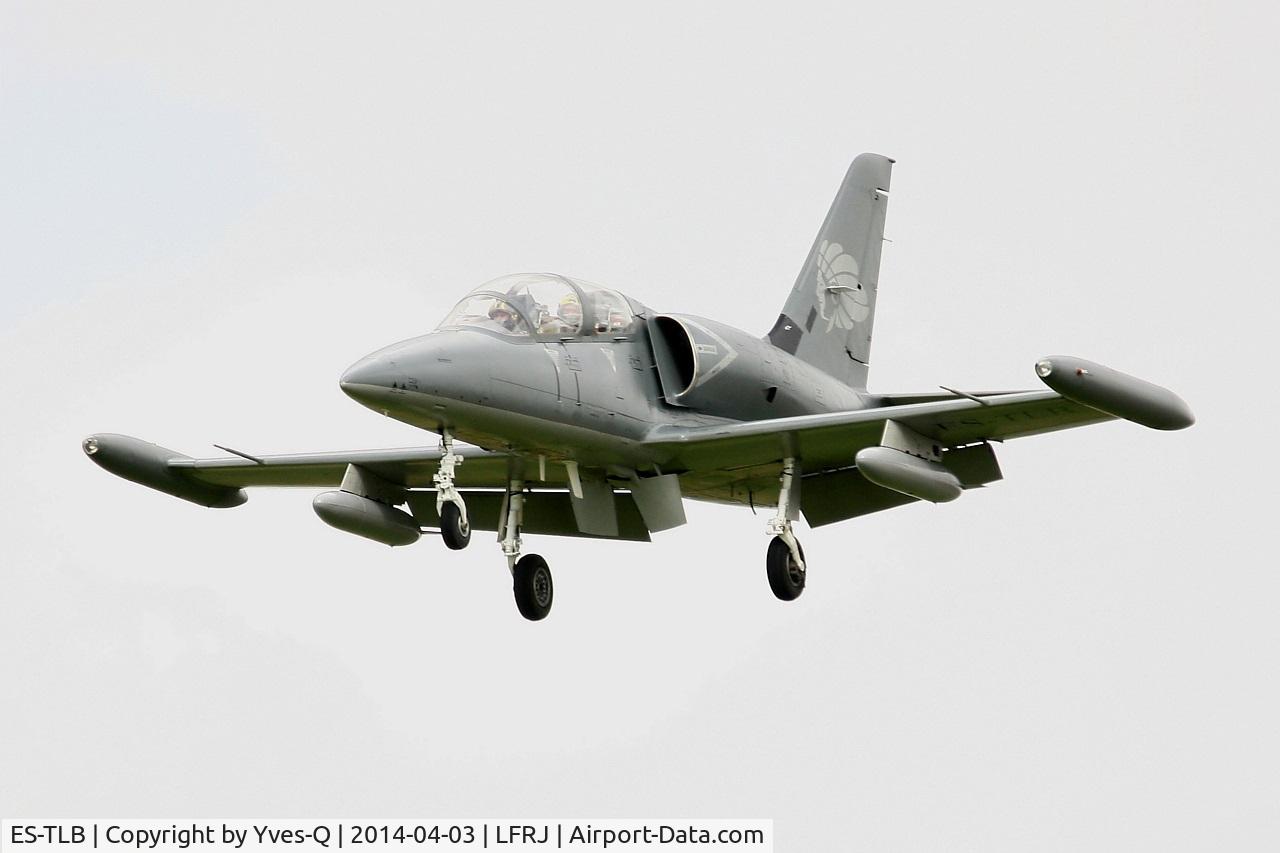 ES-TLB, Aero L-39C Albatros Albatros C/N 031824, Apache Aviation Aero L-39C Albatros, Short approach rwy 26, Landivisiau Naval Air Base (LFRJ)