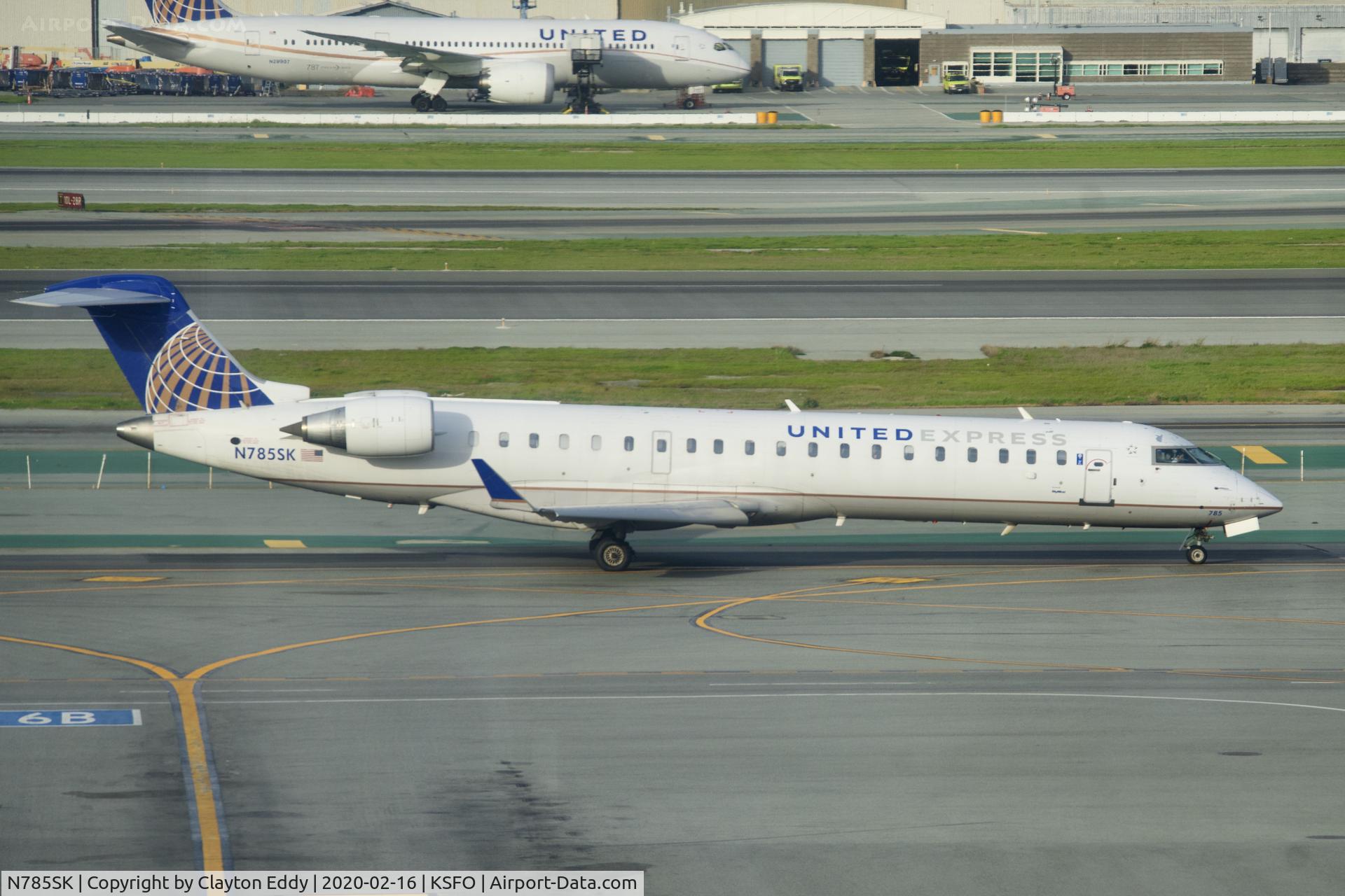 N785SK, 2009 Bombardier CRJ-700 (CL-600-2C10) Regional Jet C/N 10285, Sky Terrace SFO 2020.