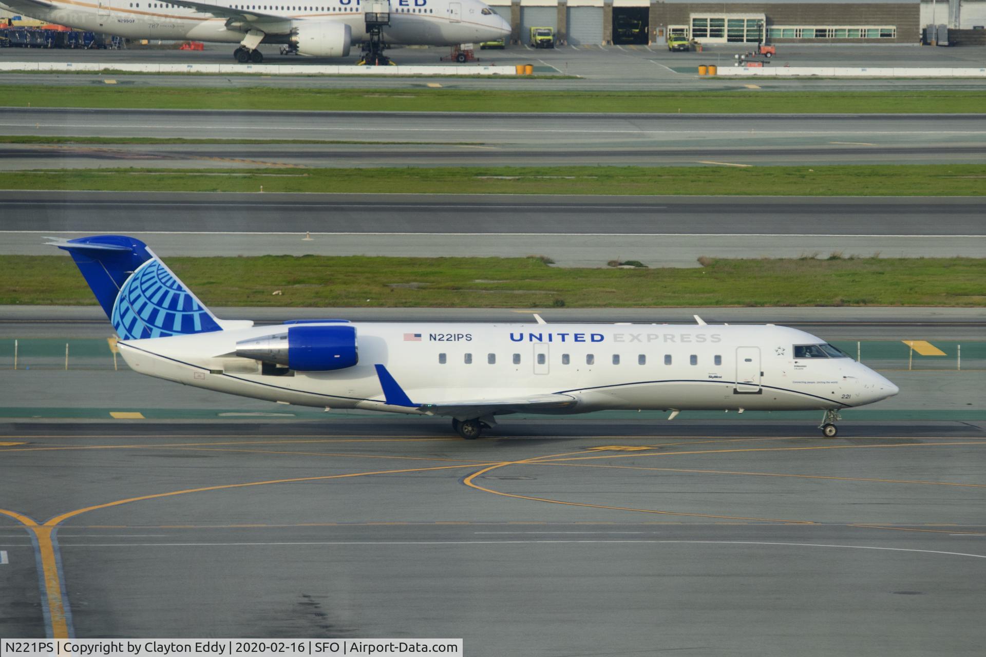 N221PS, 2004 Bombardier CRJ-200LR (CL-600-2B19) C/N 7889, Sky Terrace SFO 2020.