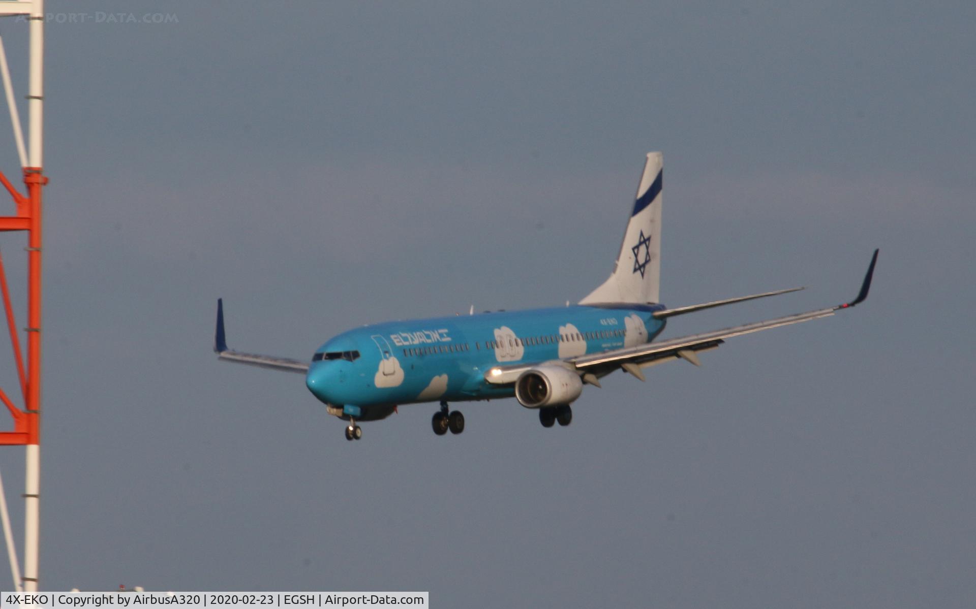 4X-EKO, 2003 Boeing 737-86Q C/N 30287, Making a steep approach to NWI arriving for repaint into standard livery